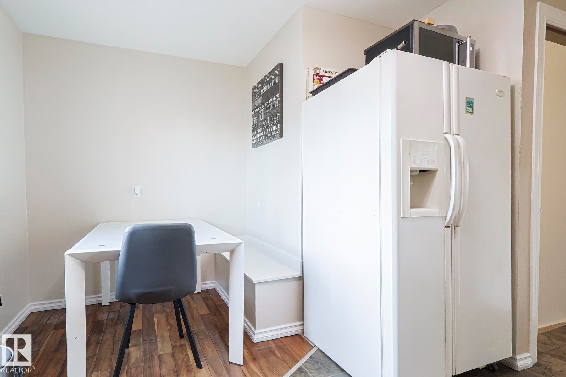 16025 100A Avenue, Edmonton, AB - Indoor Photo Showing Office