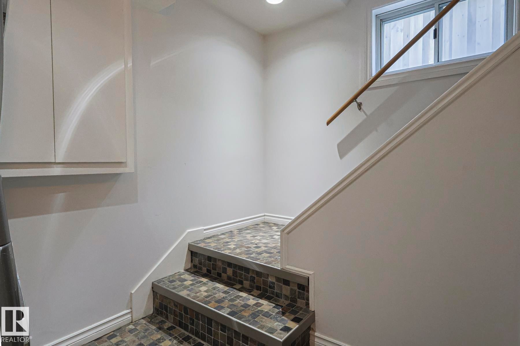 16025 100A Avenue, Edmonton, AB - Indoor Photo Showing Other Room