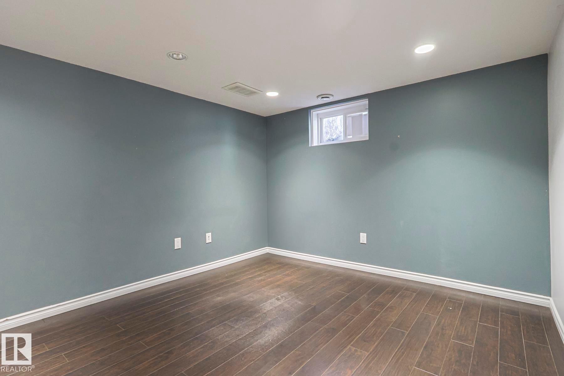 16025 100A Avenue, Edmonton, AB - Indoor Photo Showing Other Room