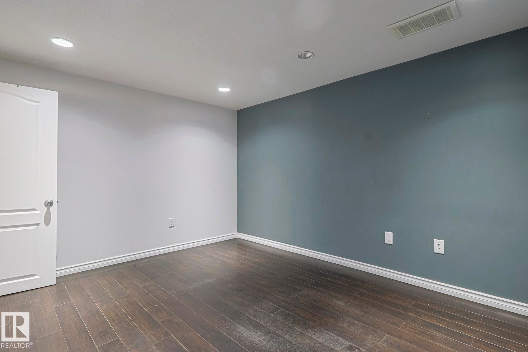16025 100A Avenue, Edmonton, AB - Indoor Photo Showing Other Room