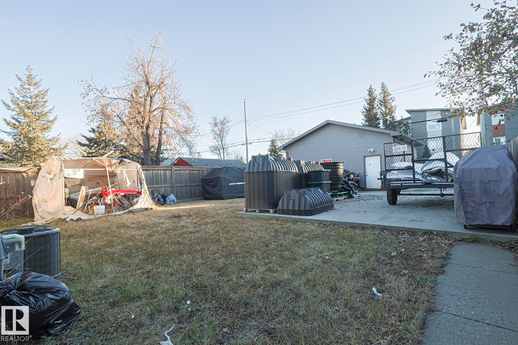 16025 100A Avenue, Edmonton, AB - Outdoor
