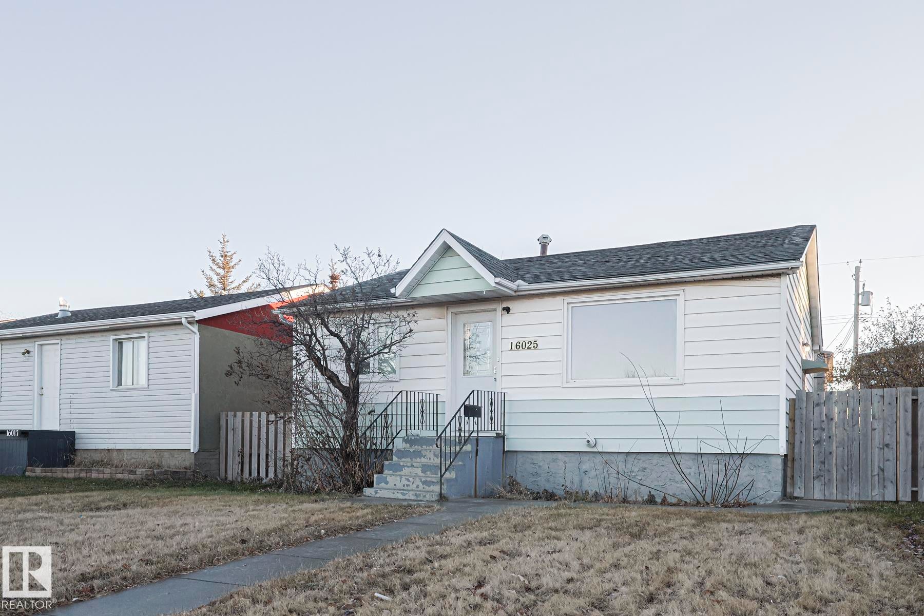 16025 100A Avenue, Edmonton, AB - Outdoor