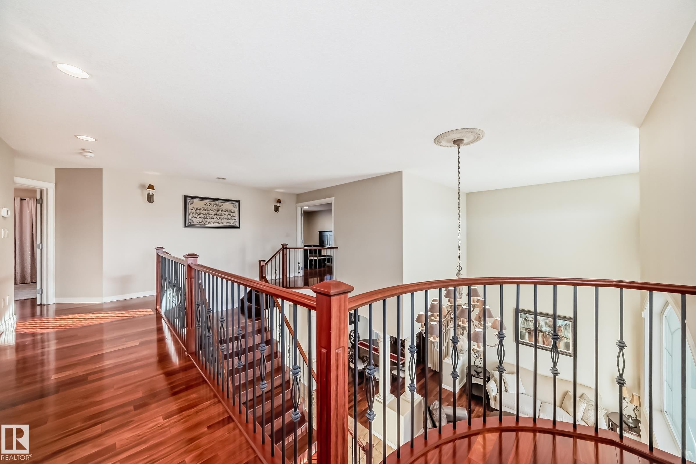 203 Darlington Crescent, Edmonton, AB - Indoor Photo Showing Other Room