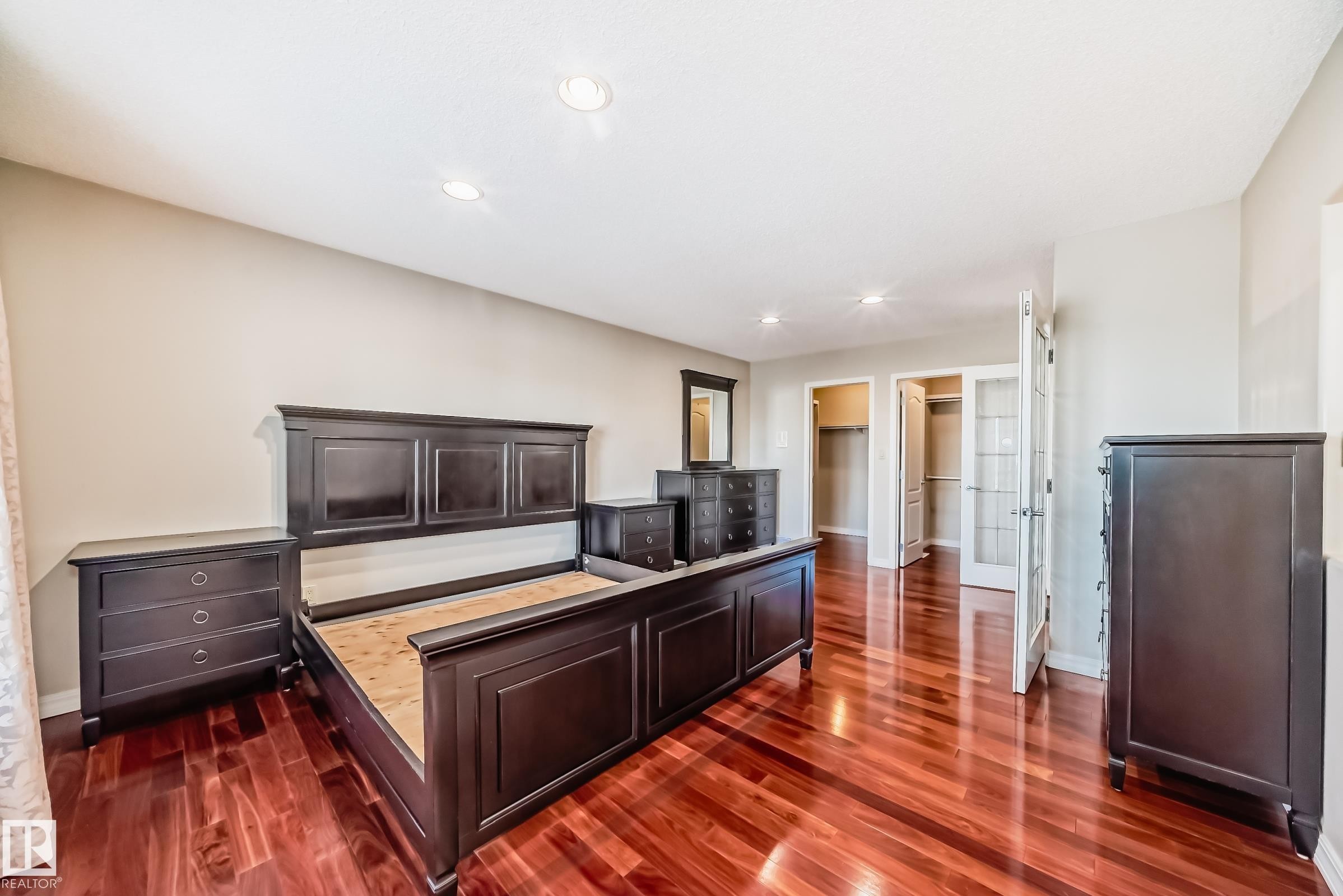 203 Darlington Crescent, Edmonton, AB - Indoor Photo Showing Other Room