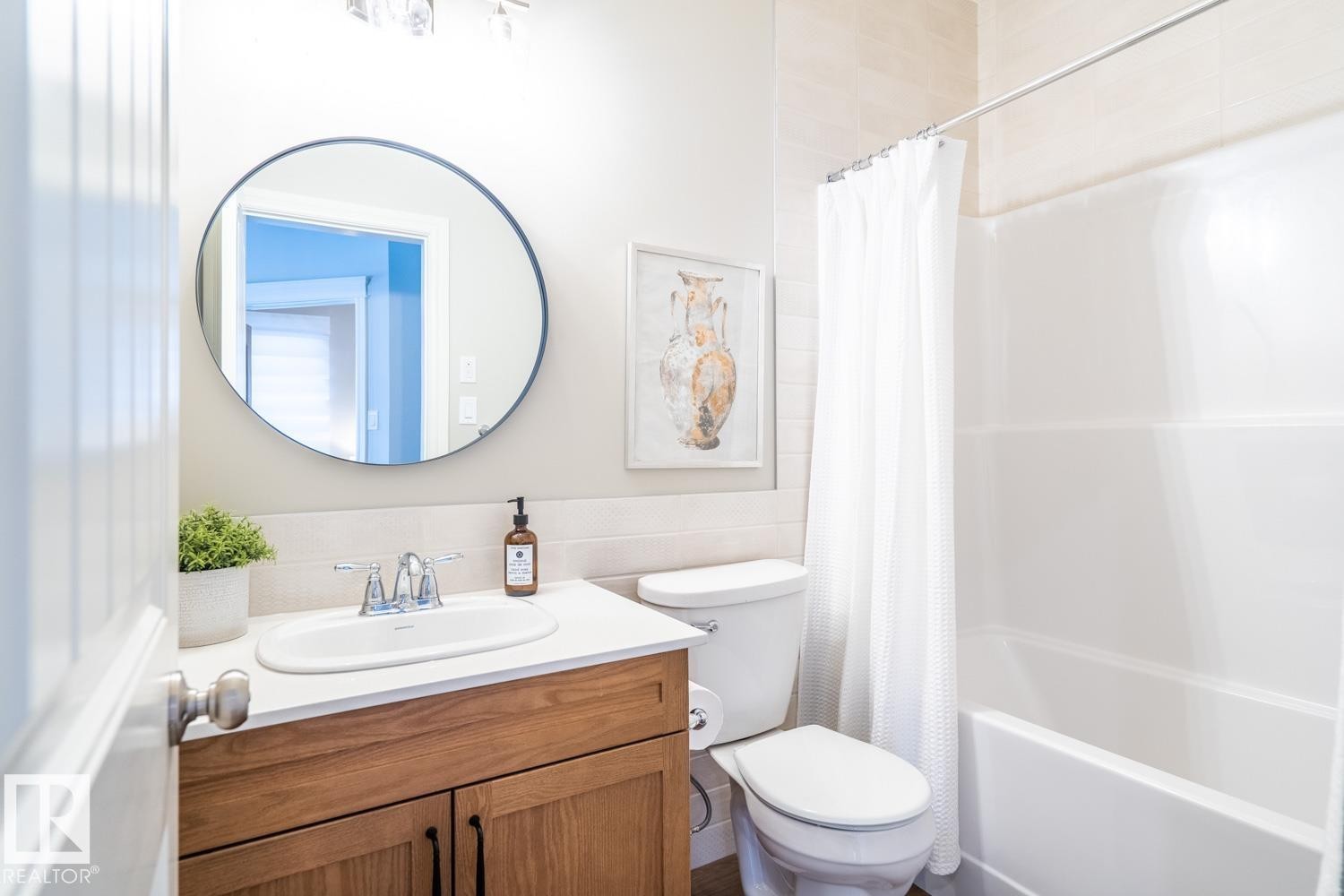 1611 14 Street, Edmonton, AB - Indoor Photo Showing Bathroom