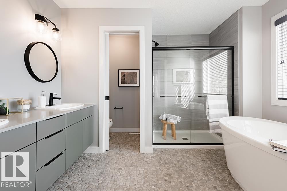 9389 Cooper Bend Bend, Edmonton, AB - Indoor Photo Showing Bathroom