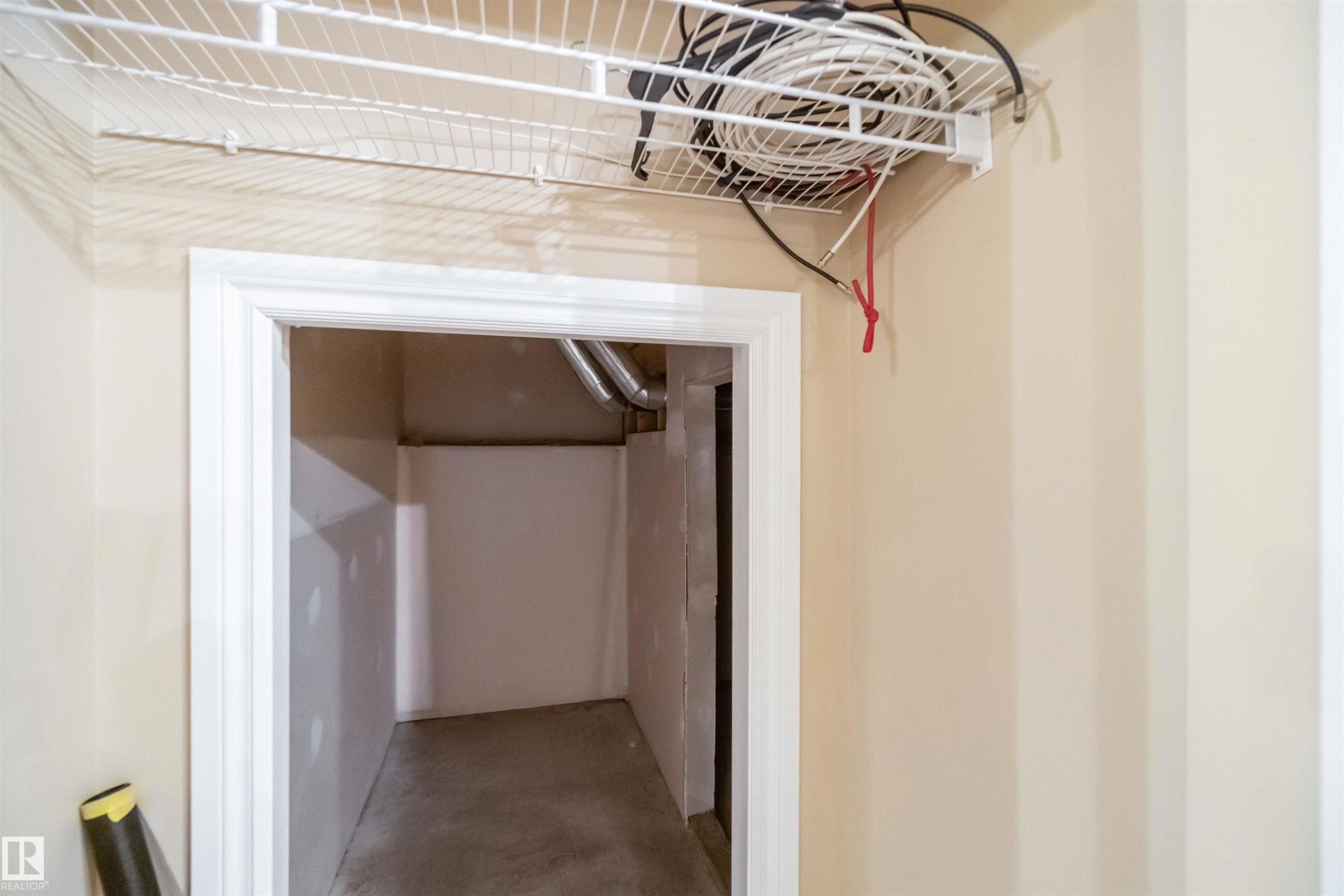 Edmonton, AB - Indoor Photo Showing Other Room