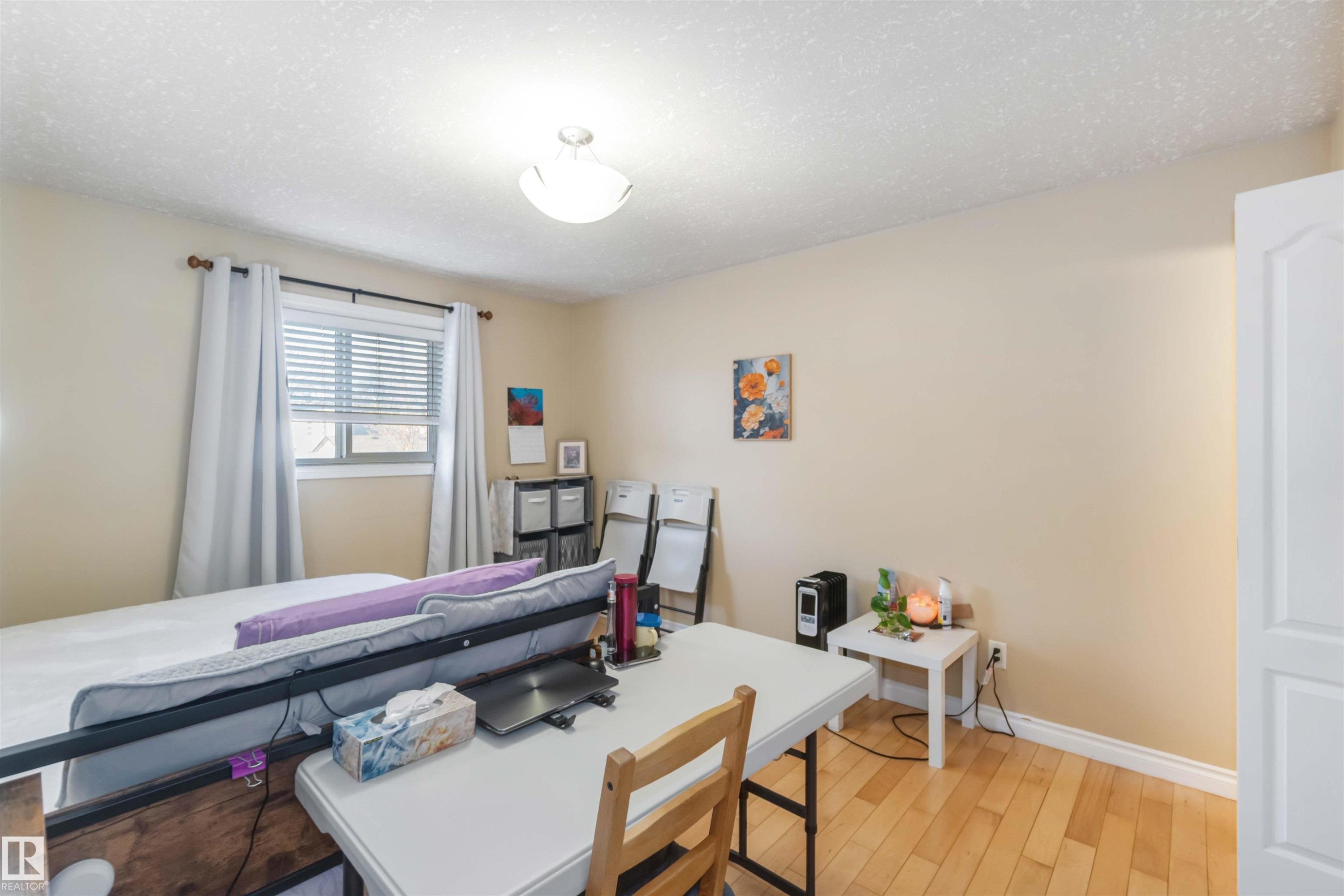 Edmonton, AB - Indoor