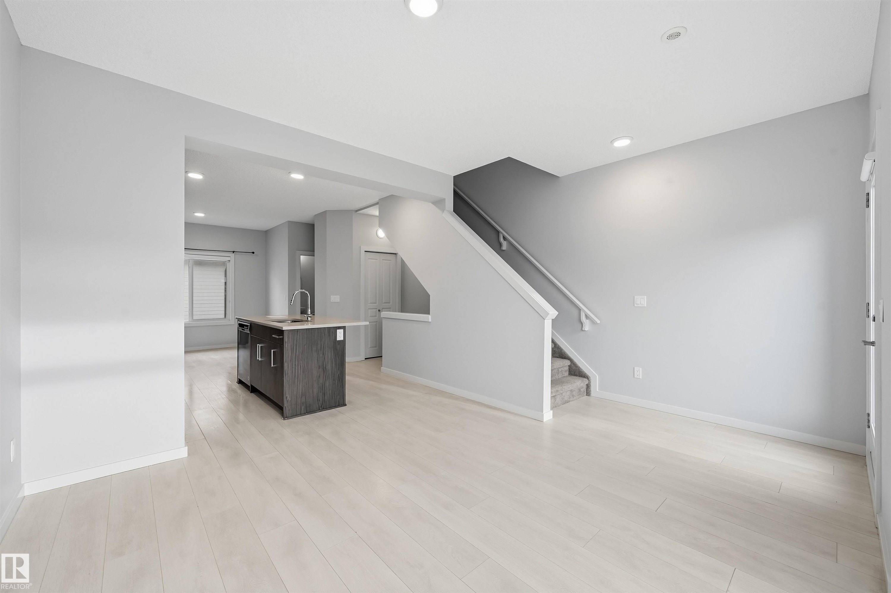 16 804 Welsh Drive, Edmonton, AB - Indoor Photo Showing Other Room