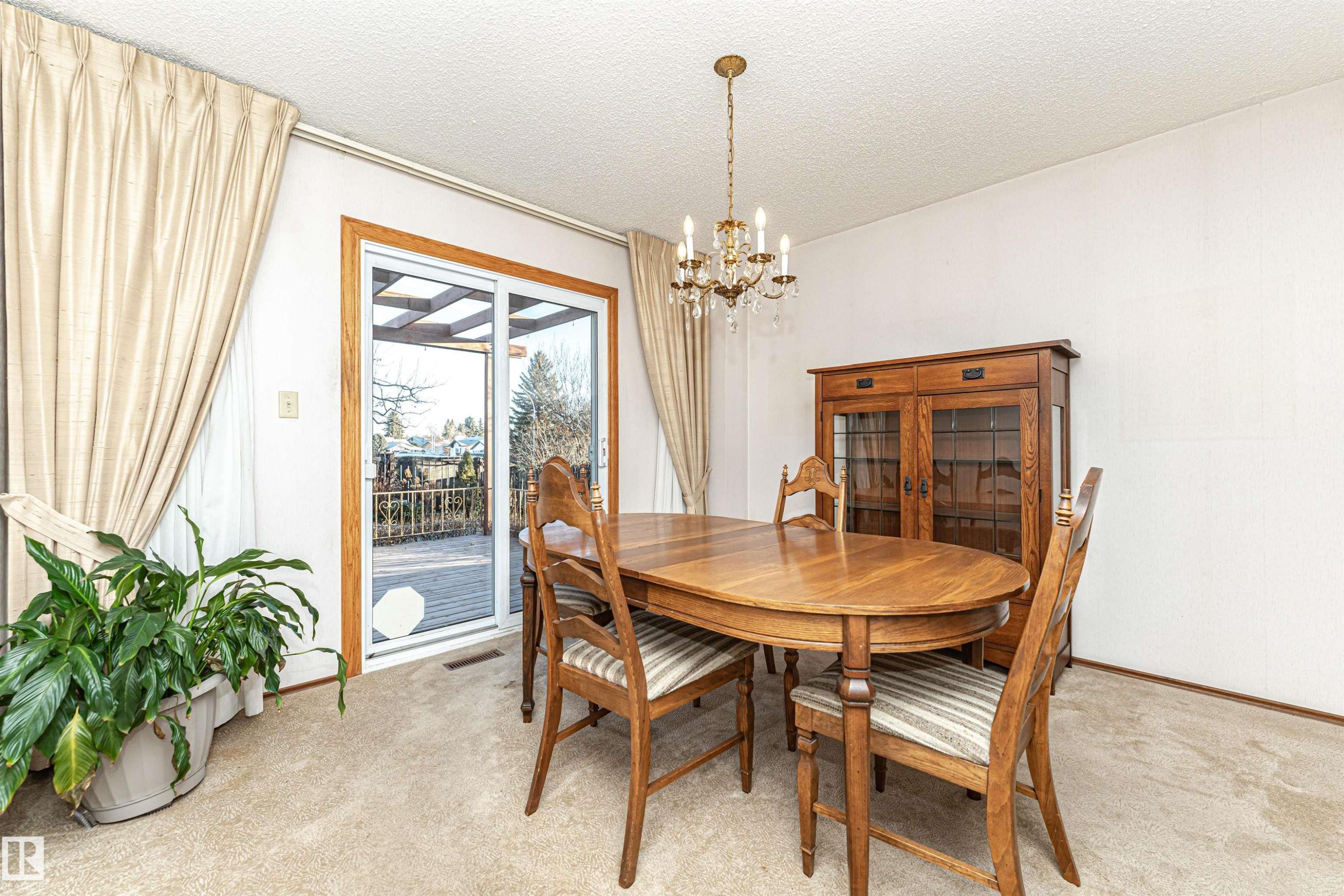 18408 55 Avenue, Edmonton, AB - Indoor Photo Showing Dining Room
