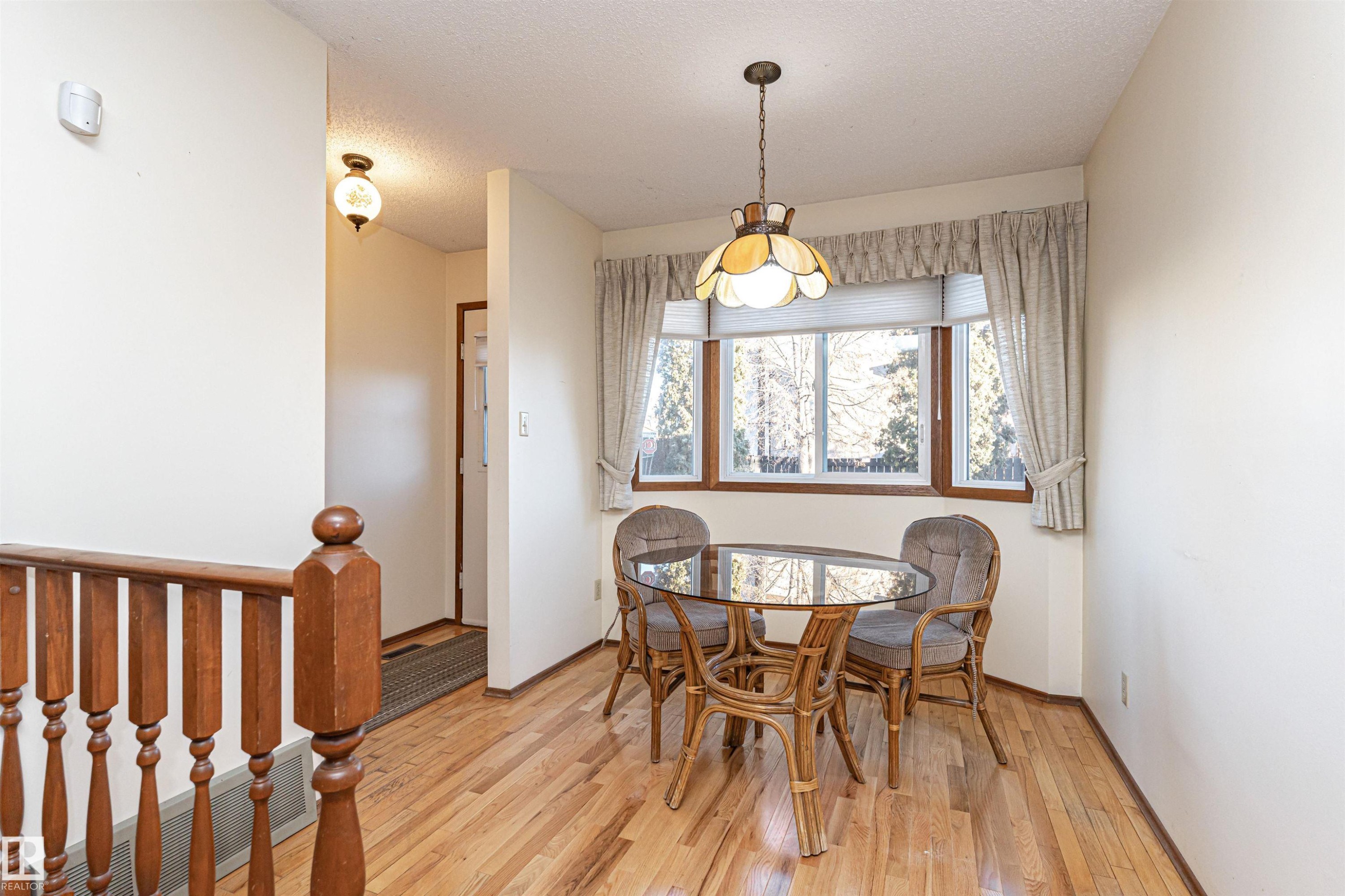 18408 55 Avenue, Edmonton, AB - Indoor Photo Showing Dining Room