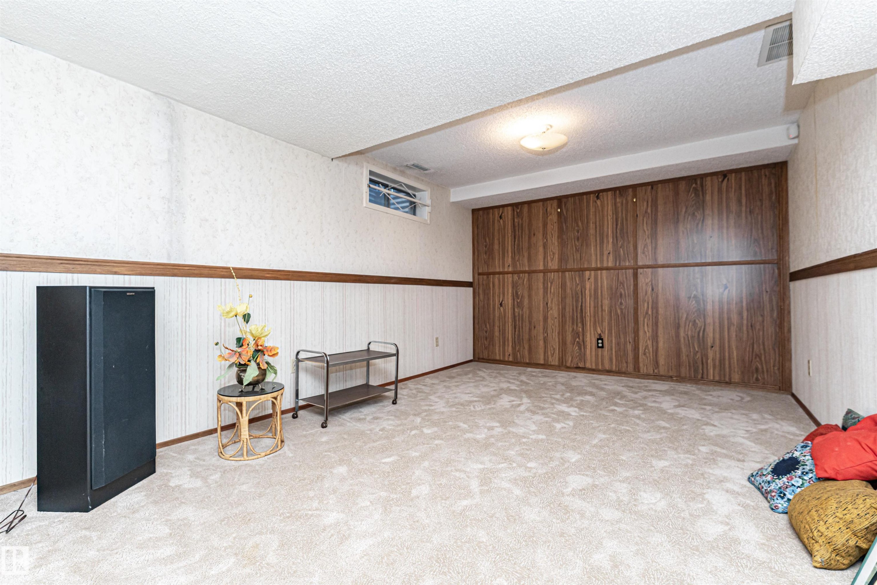 18408 55 Avenue, Edmonton, AB - Indoor Photo Showing Other Room