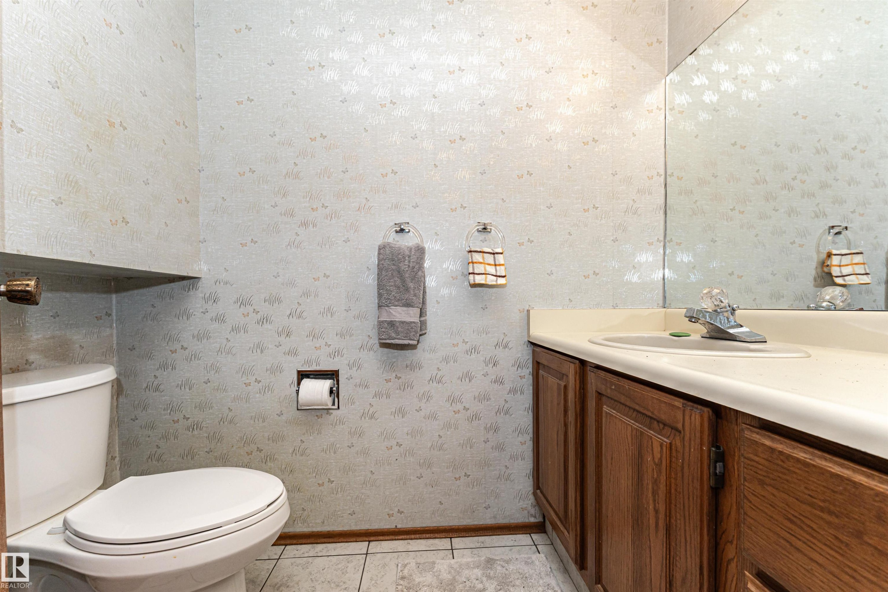18408 55 Avenue, Edmonton, AB - Indoor Photo Showing Bathroom