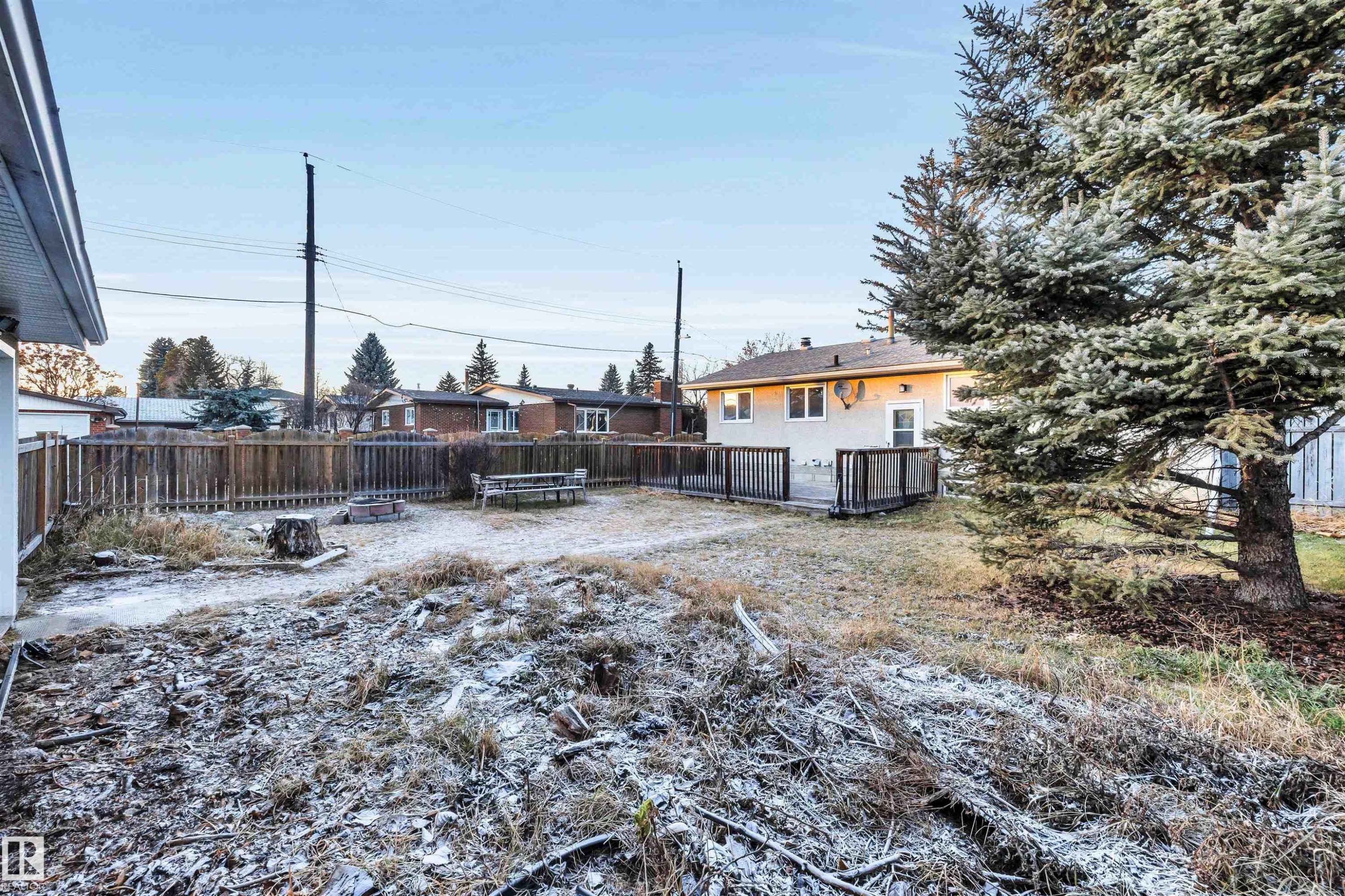 11231 41 Avenue Nw, Edmonton, AB - Outdoor