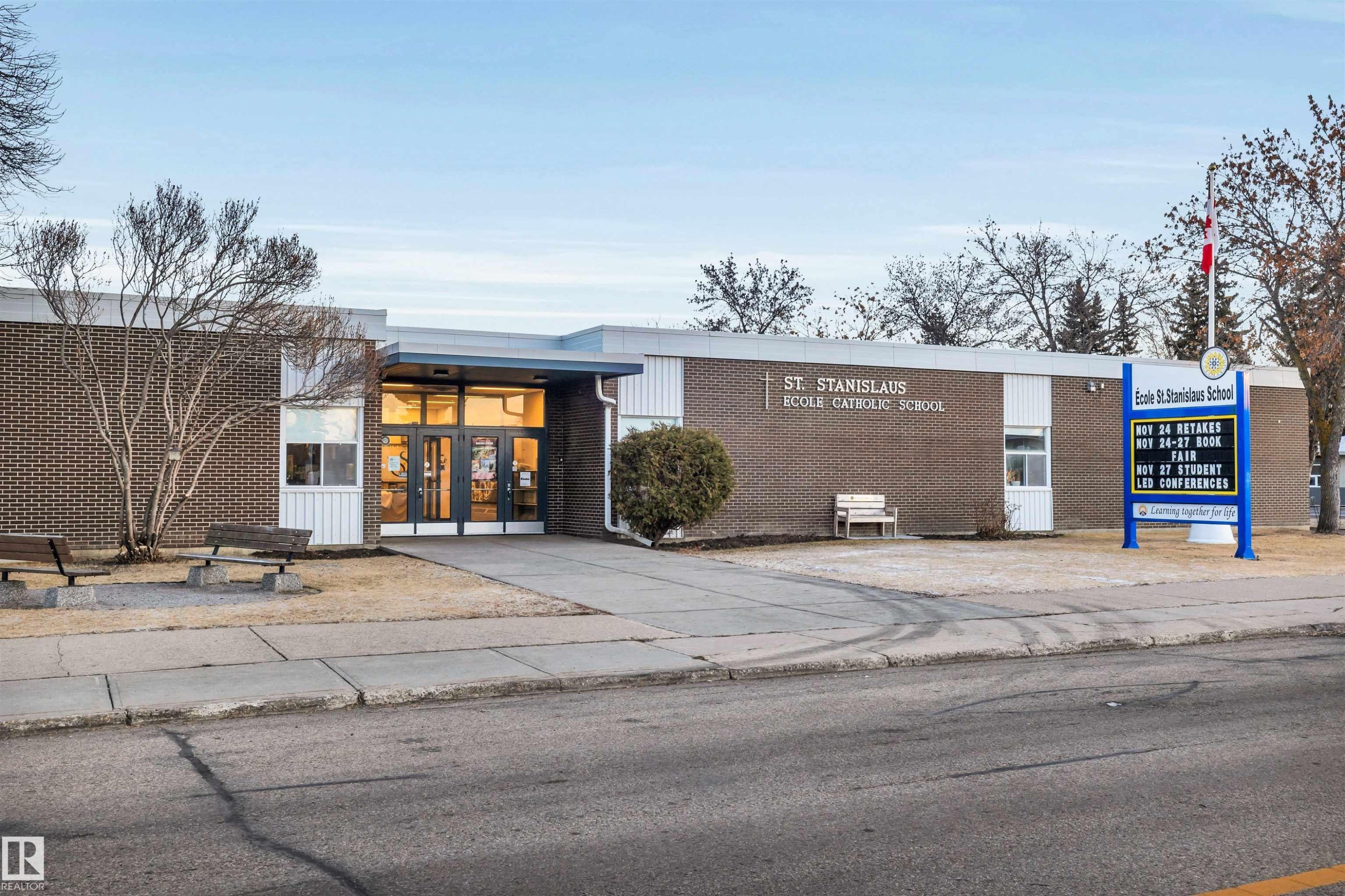 11231 41 Avenue Nw, Edmonton, AB - Outdoor