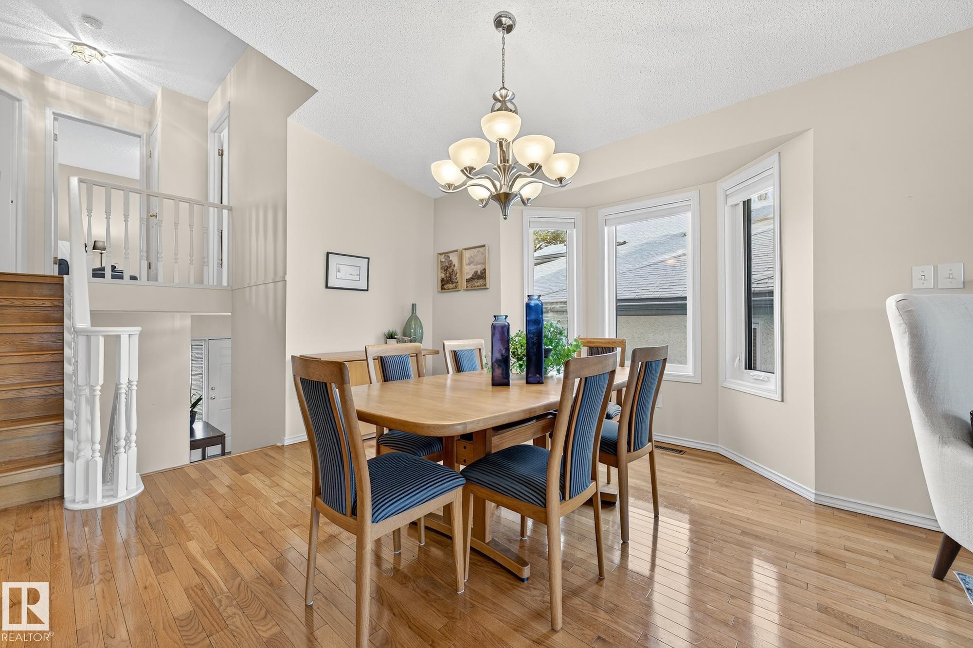 154 Oeming Road, Edmonton, AB - Indoor Photo Showing Dining Room