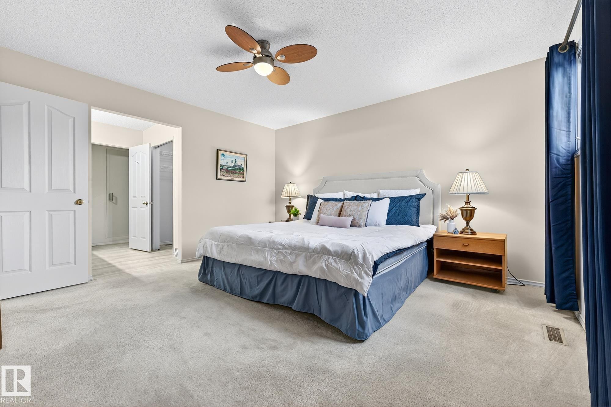 154 Oeming Road, Edmonton, AB - Indoor Photo Showing Bedroom