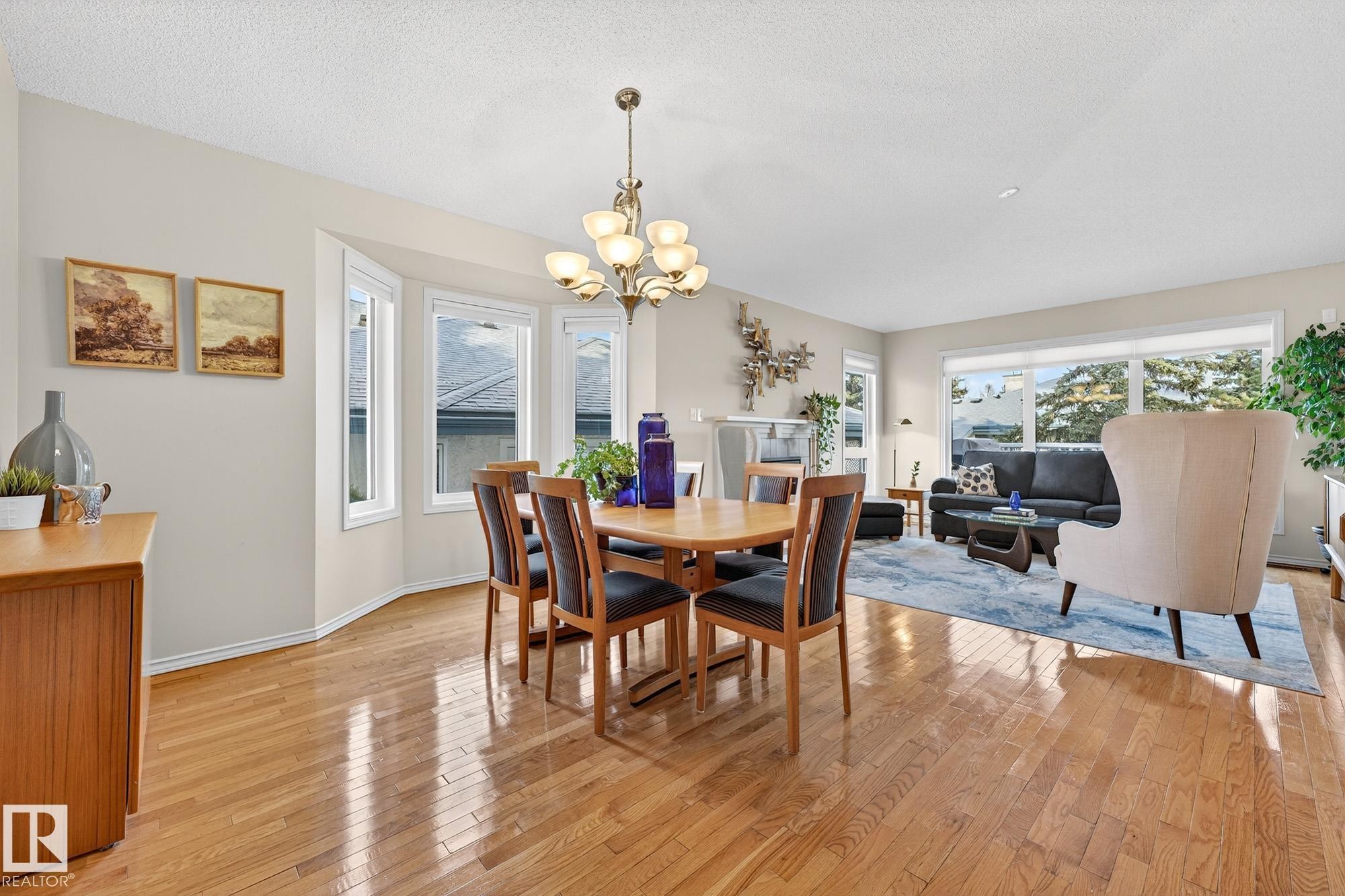 154 Oeming Road, Edmonton, AB - Indoor Photo Showing Dining Room