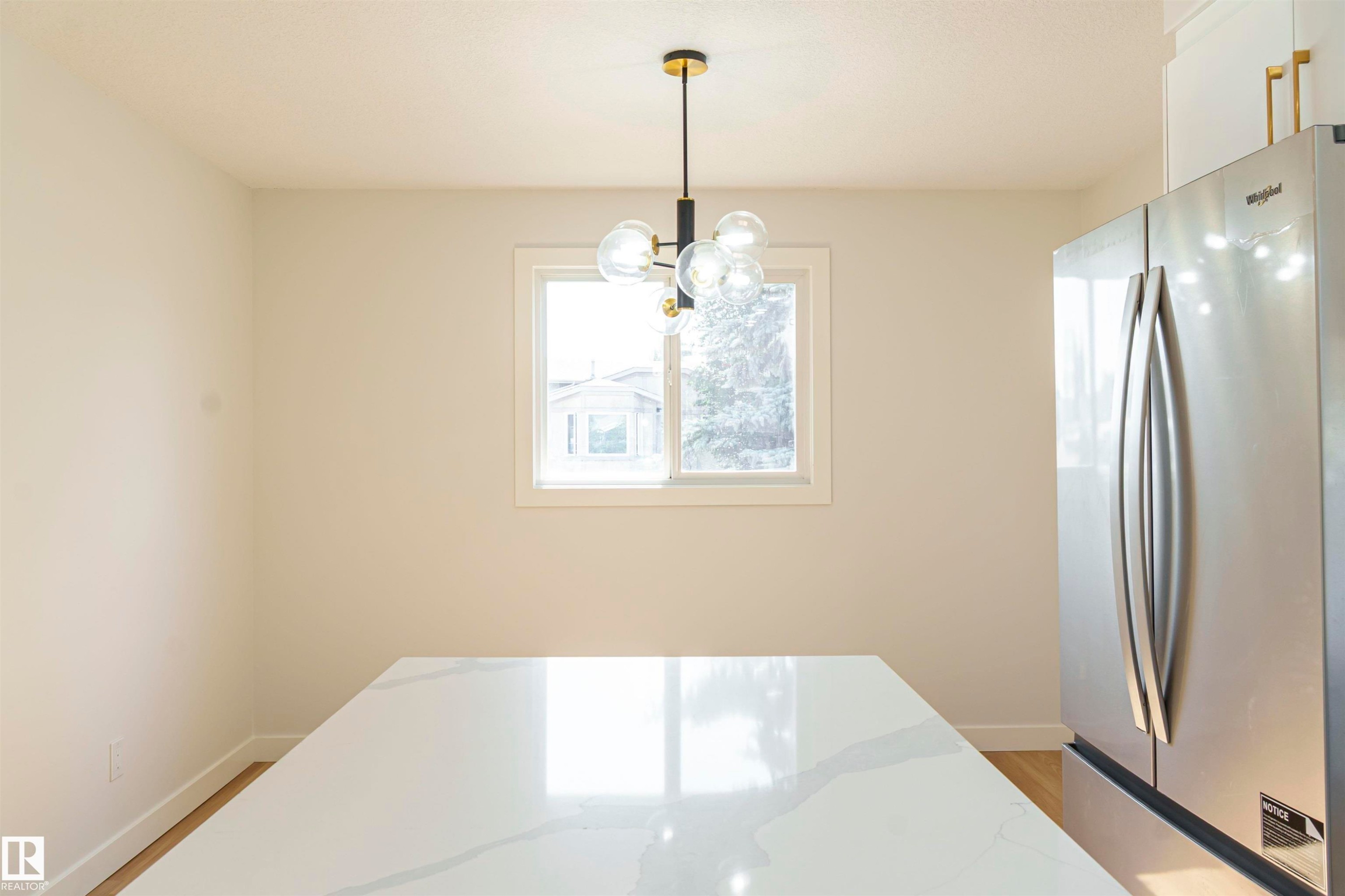 3710 41 Avenue, Edmonton, AB - Indoor Photo Showing Other Room