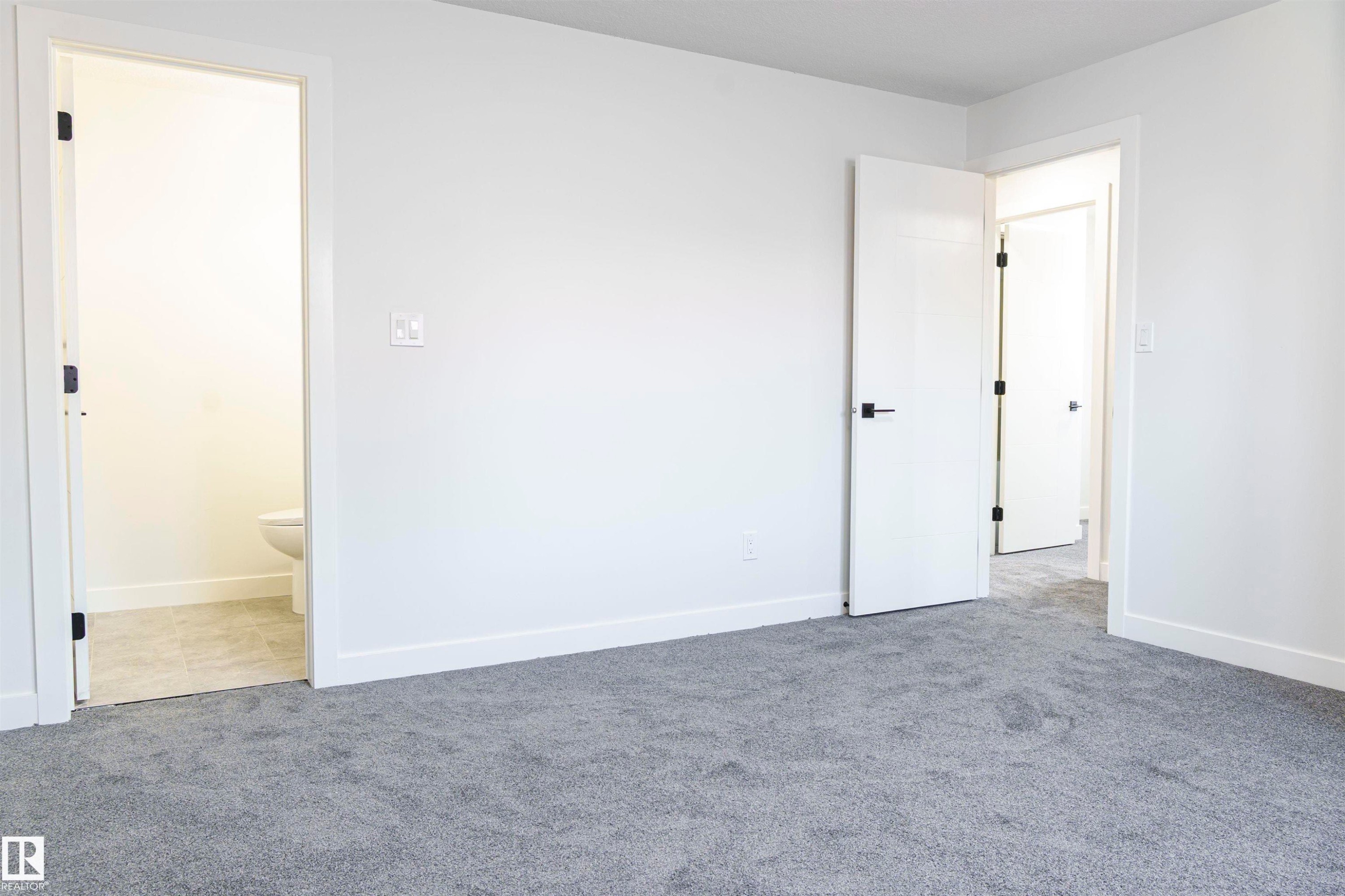 3710 41 Avenue, Edmonton, AB - Indoor Photo Showing Other Room