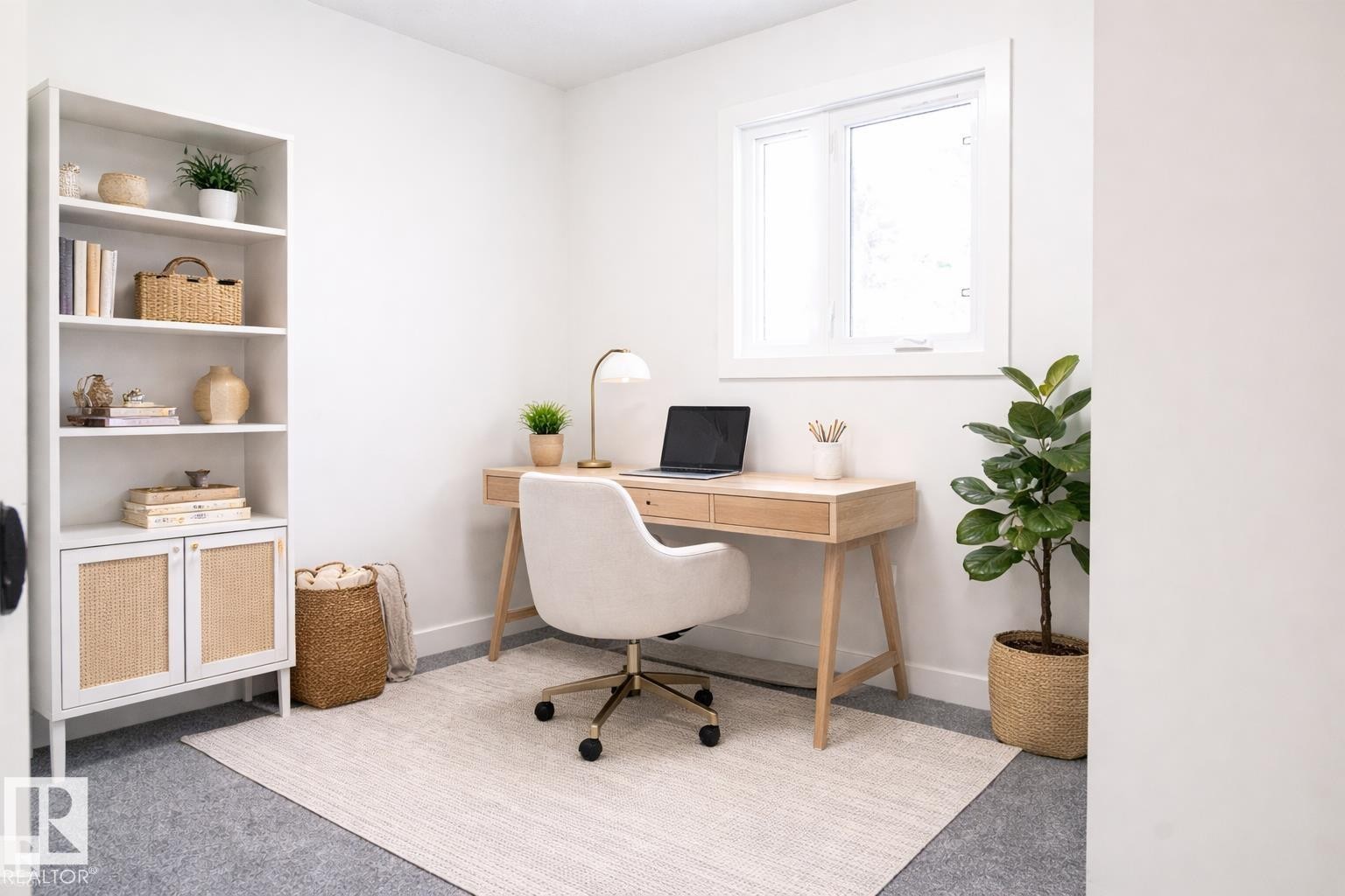 3710 41 Avenue, Edmonton, AB - Indoor Photo Showing Office