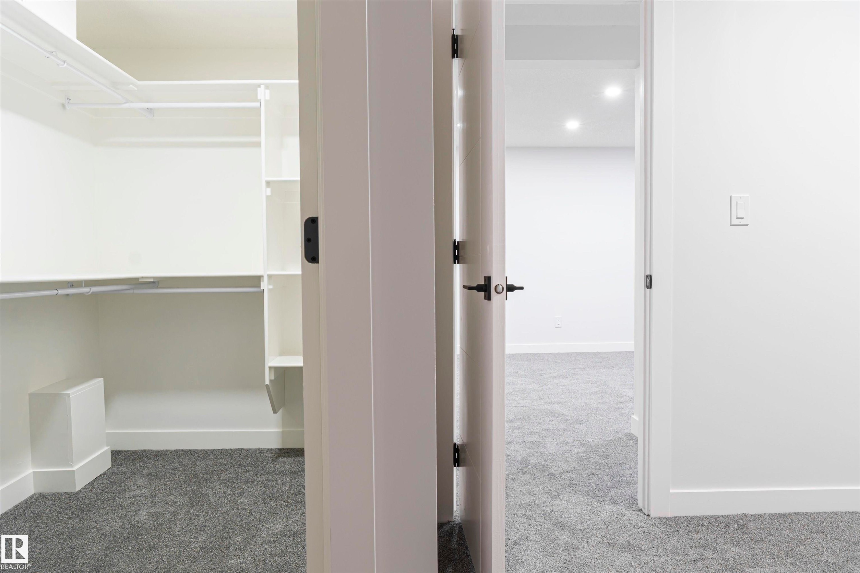 3710 41 Avenue, Edmonton, AB - Indoor With Storage