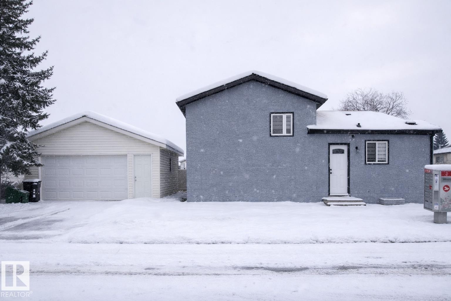 3710 41 Avenue, Edmonton, AB - Outdoor