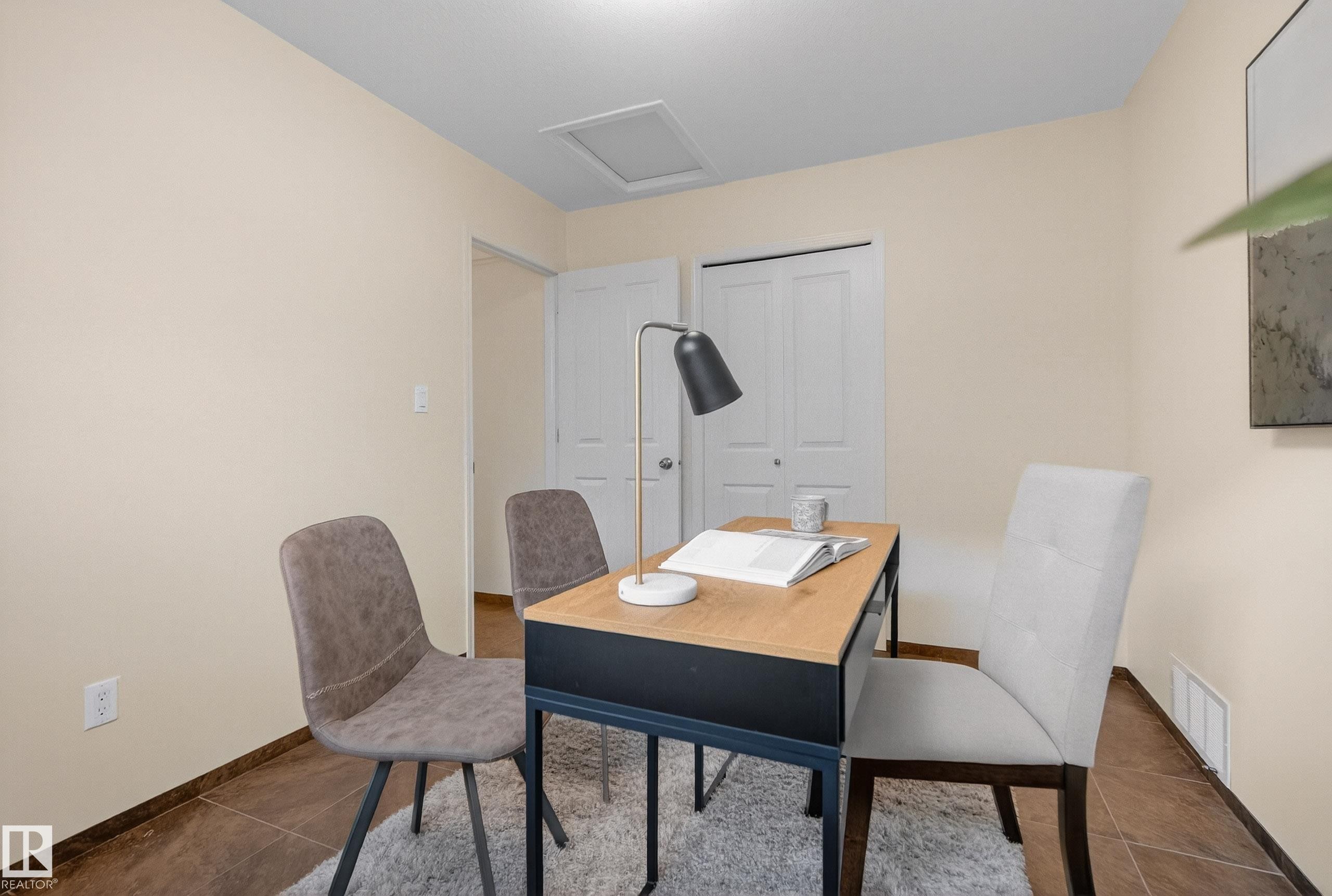 16233 131A Street, Edmonton, AB - Indoor Photo Showing Office