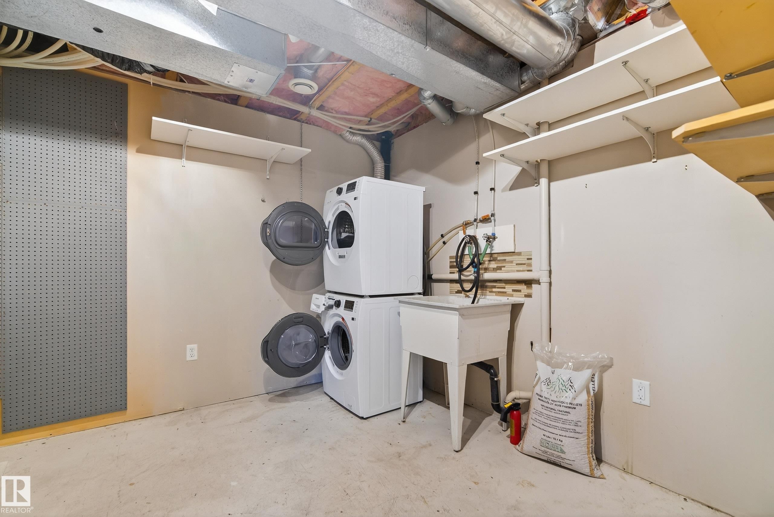 16233 131A Street, Edmonton, AB - Indoor Photo Showing Laundry Room