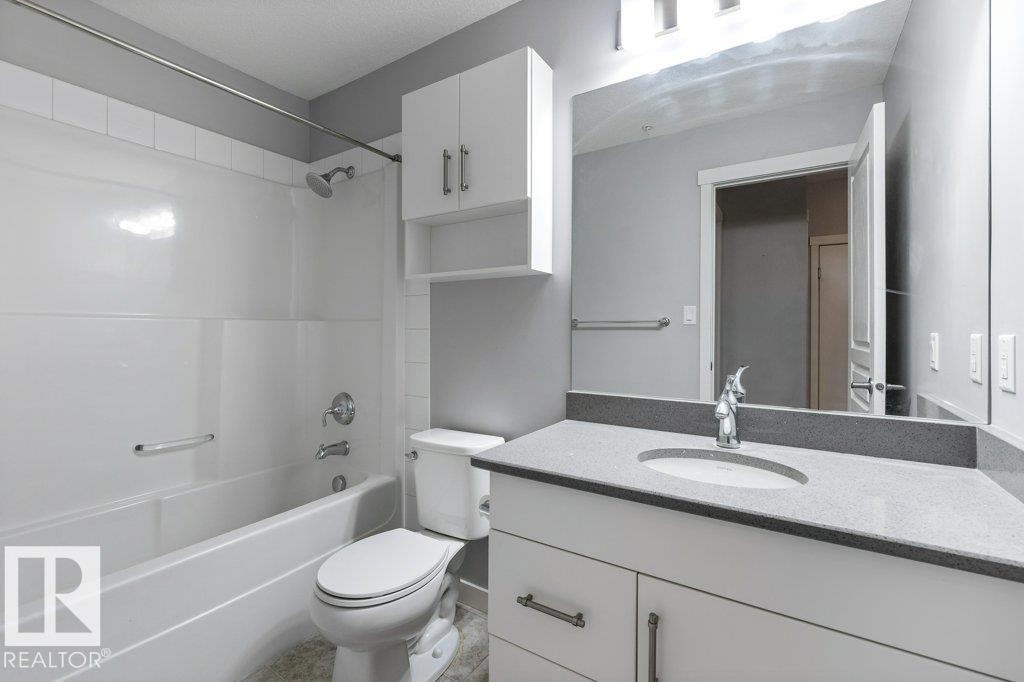 304 812 Welsh Drive, Edmonton, AB - Indoor Photo Showing Bathroom