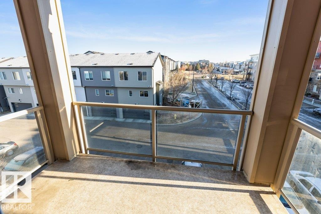 304 812 Welsh Drive, Edmonton, AB - Outdoor