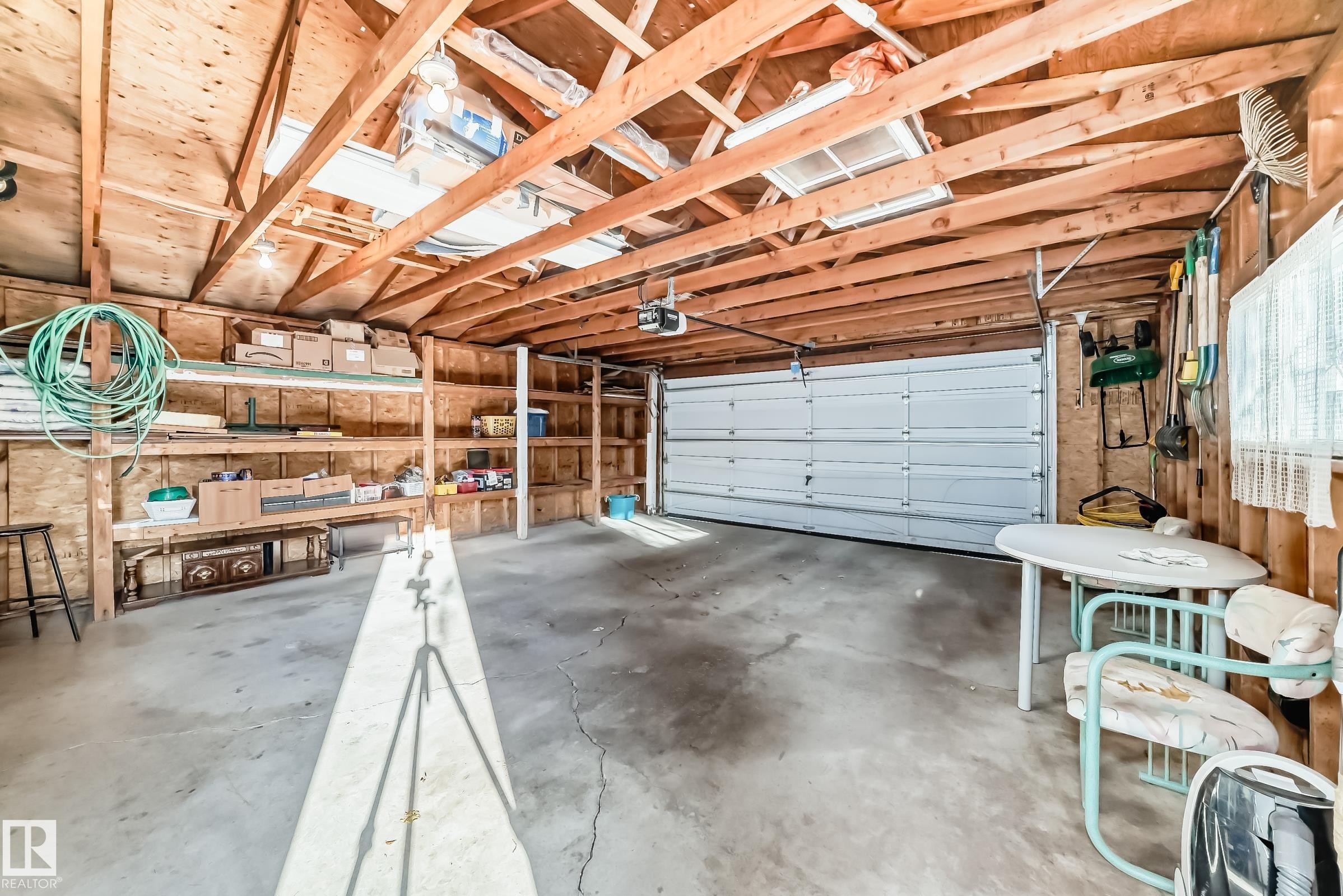 View of garage - Edmonton, AB - Indoor Photo Showing Garage
