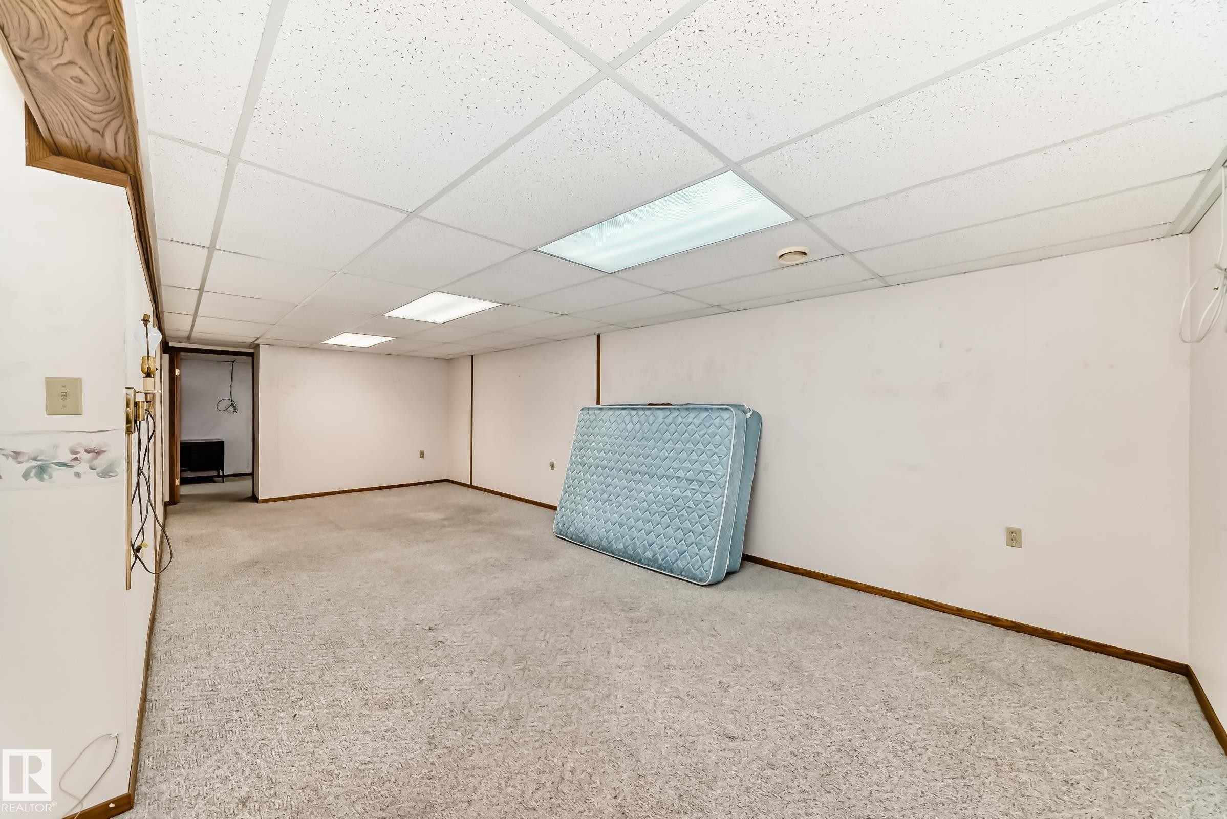 Edmonton, AB - Indoor