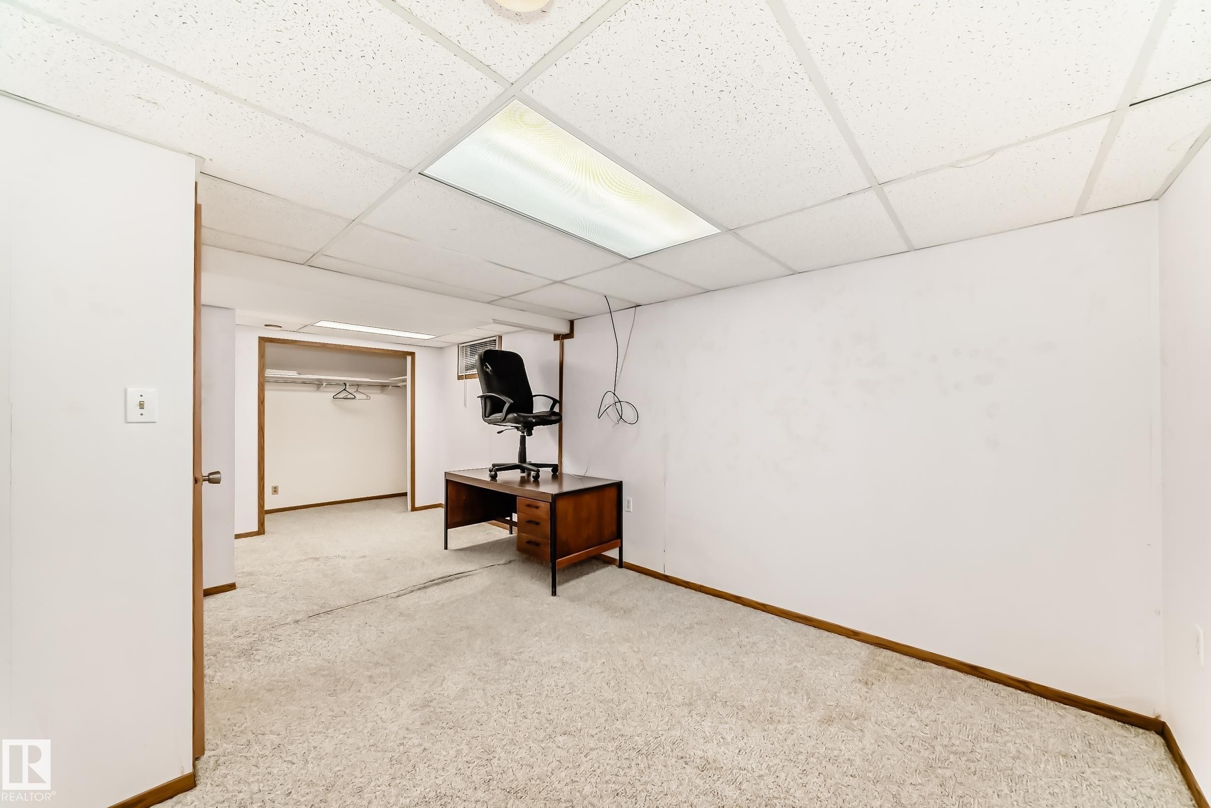 Edmonton, AB - Indoor Photo Showing Other Room