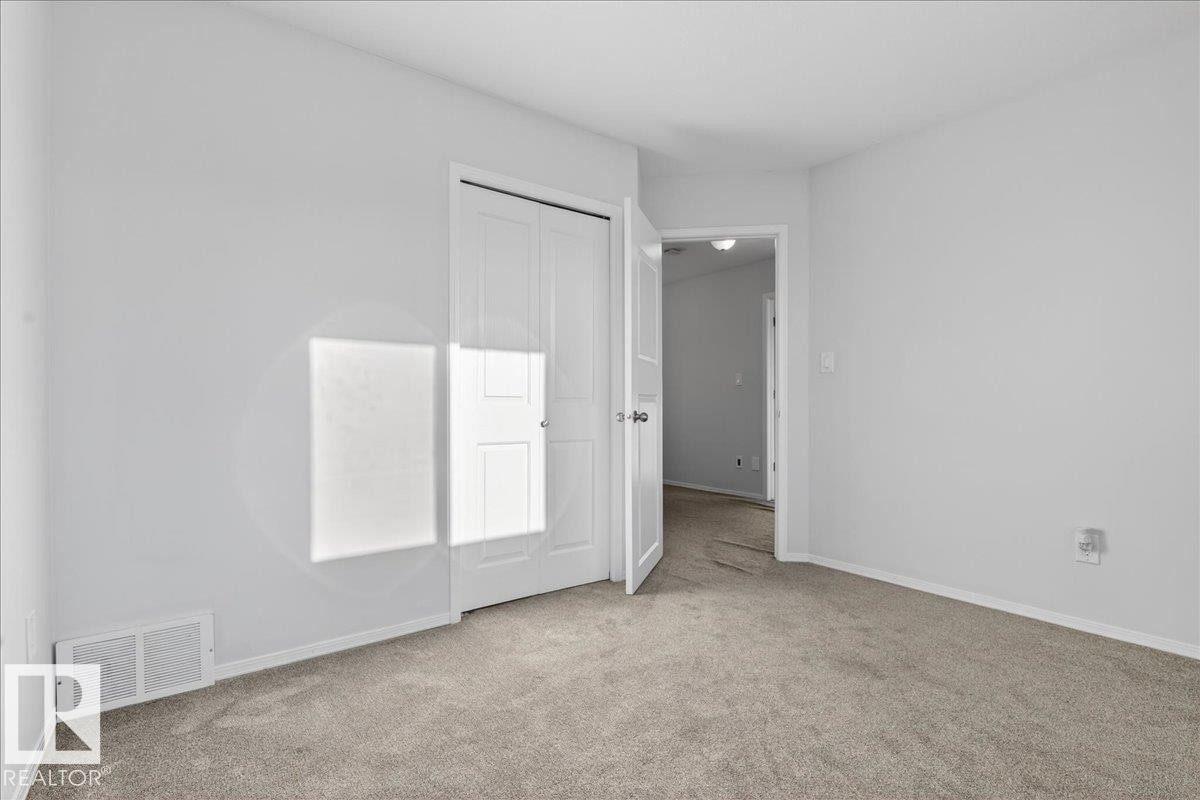 3323 26 Avenue, Edmonton, AB - Indoor Photo Showing Other Room