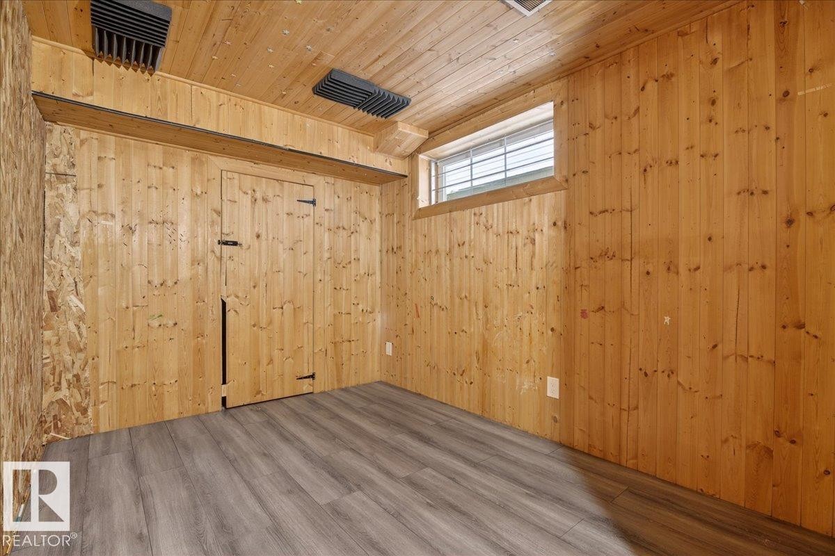 3323 26 Avenue, Edmonton, AB - Indoor