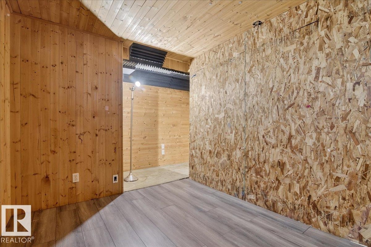 3323 26 Avenue, Edmonton, AB - Indoor