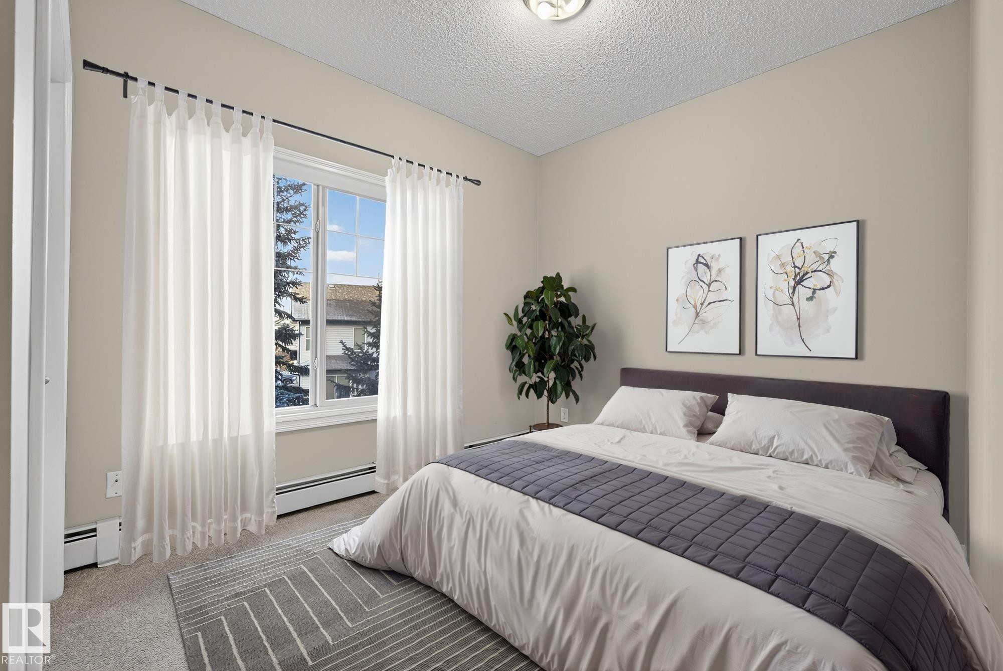 225 226 Macewan Road, Edmonton, AB - Indoor Photo Showing Dining Room