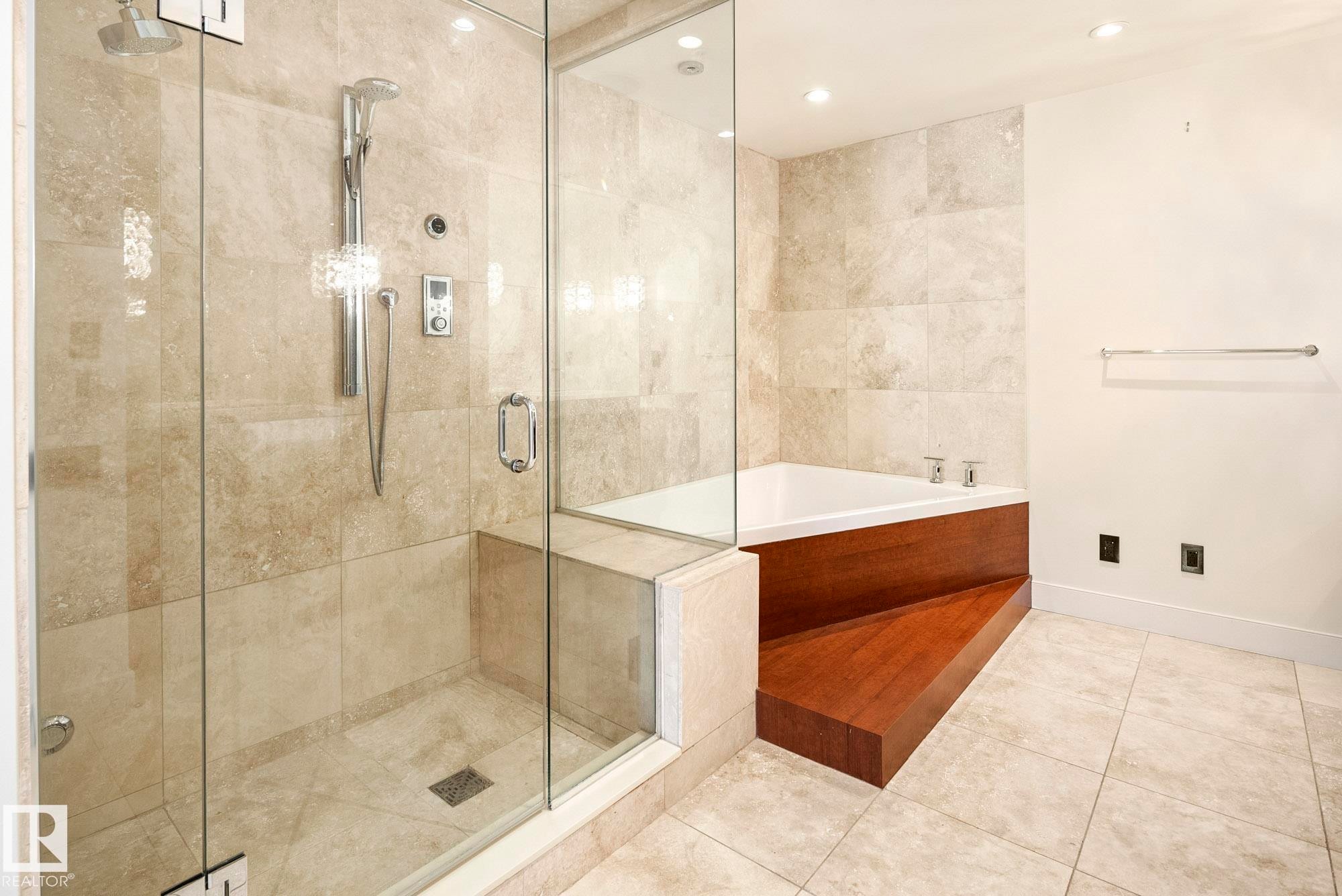 1200 11933 Jasper Avenue, Edmonton, AB - Indoor Photo Showing Bathroom