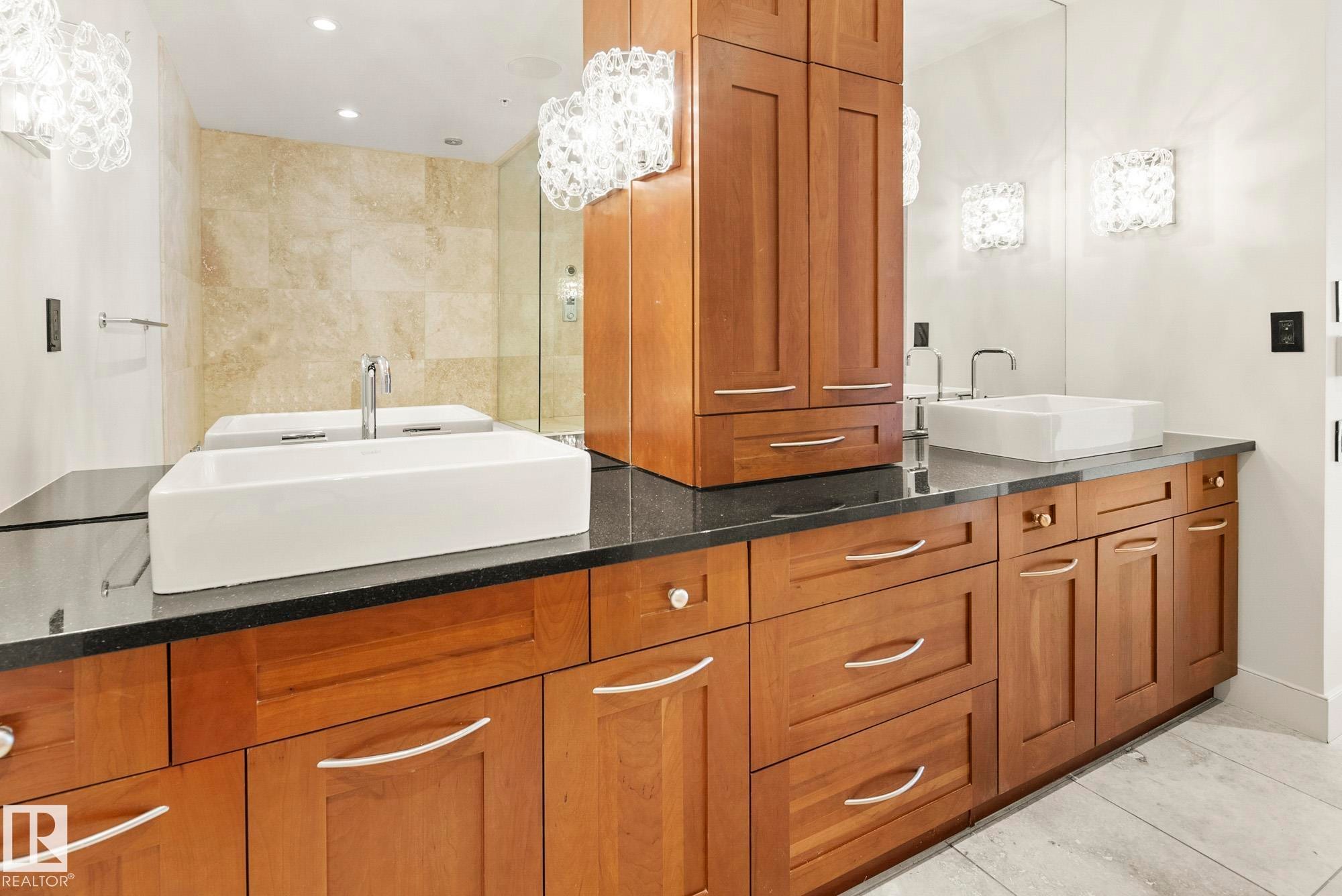 1200 11933 Jasper Avenue, Edmonton, AB - Indoor Photo Showing Bathroom