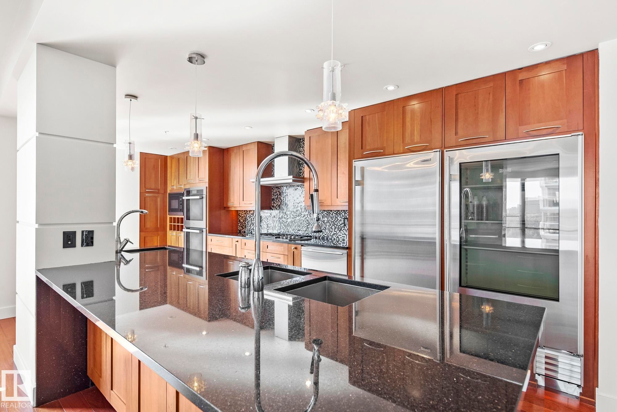 1200 11933 Jasper Avenue, Edmonton, AB - Indoor Photo Showing Kitchen With Upgraded Kitchen