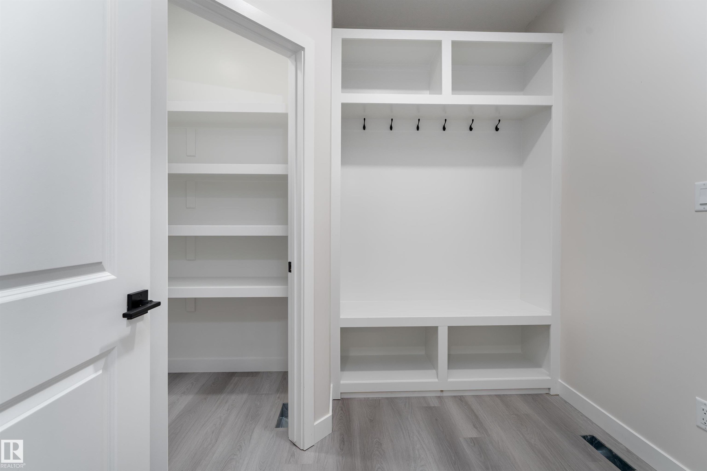 137 Pierwyck Loop, Spruce Grove, AB - Indoor With Storage