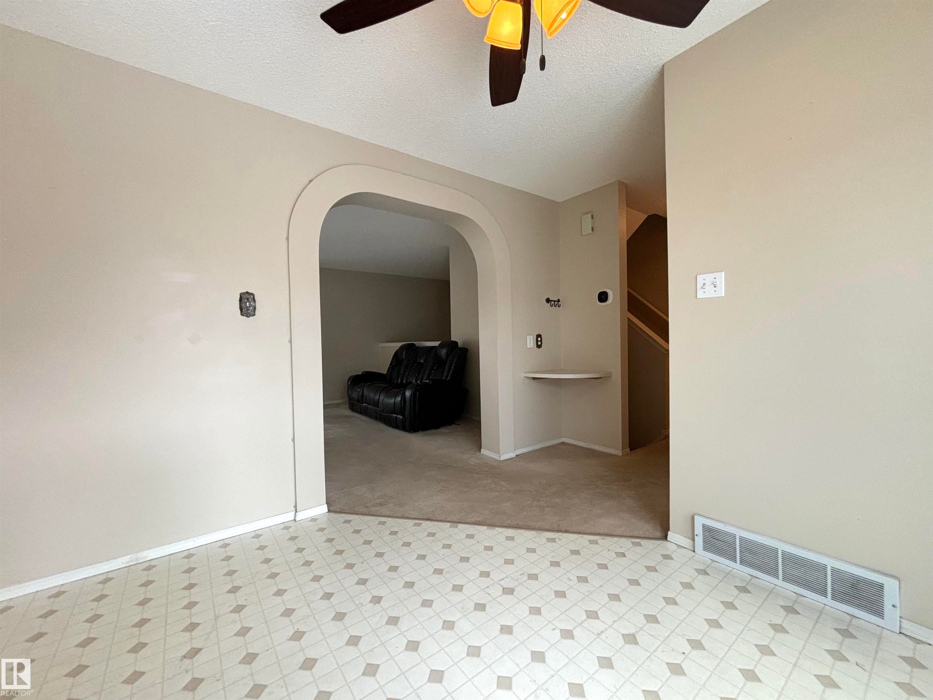 124 1670 Jamha Road, Edmonton, AB - Indoor