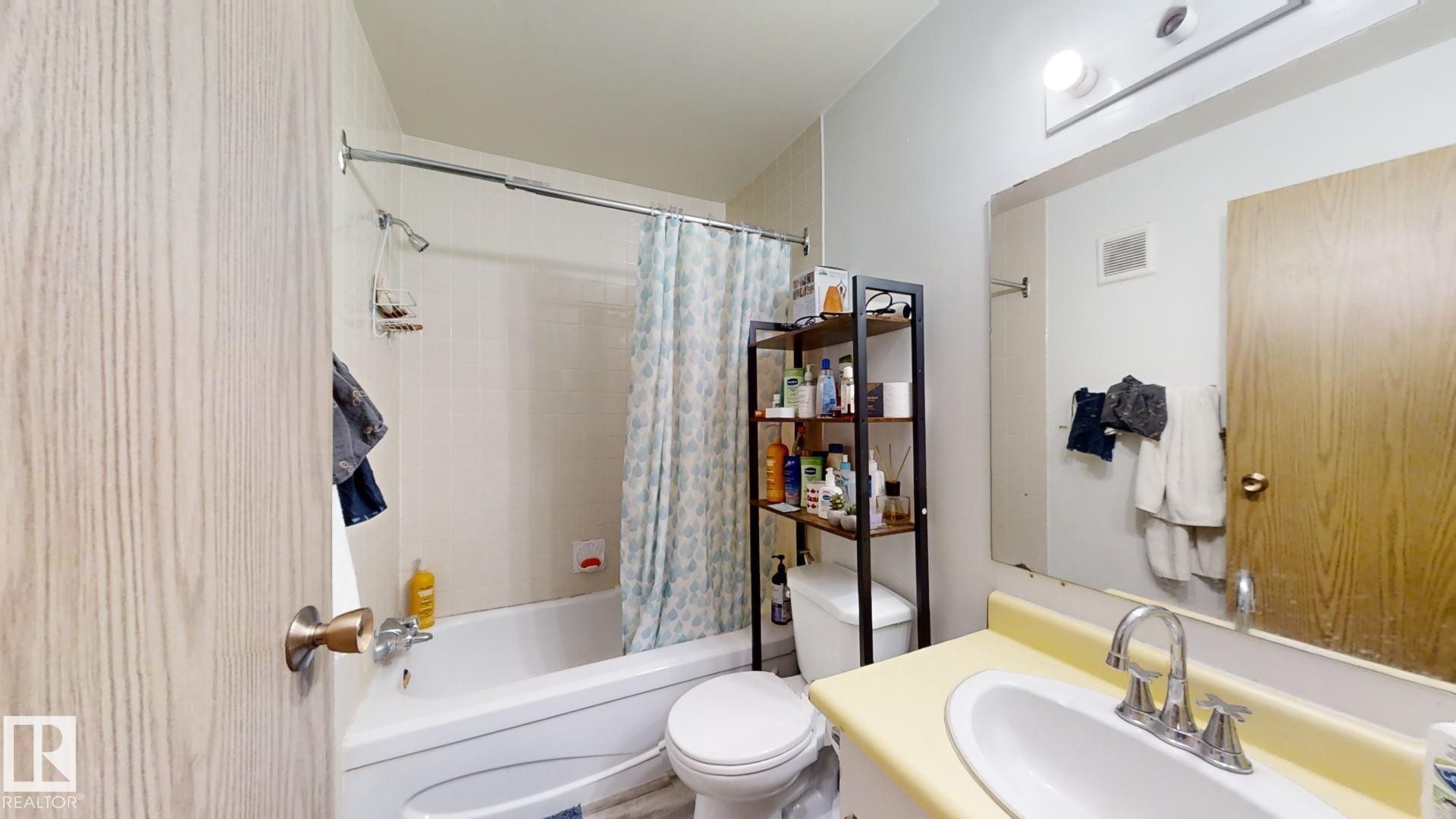 407 2624 Mill Woods Road E, Edmonton, AB - Indoor Photo Showing Bathroom