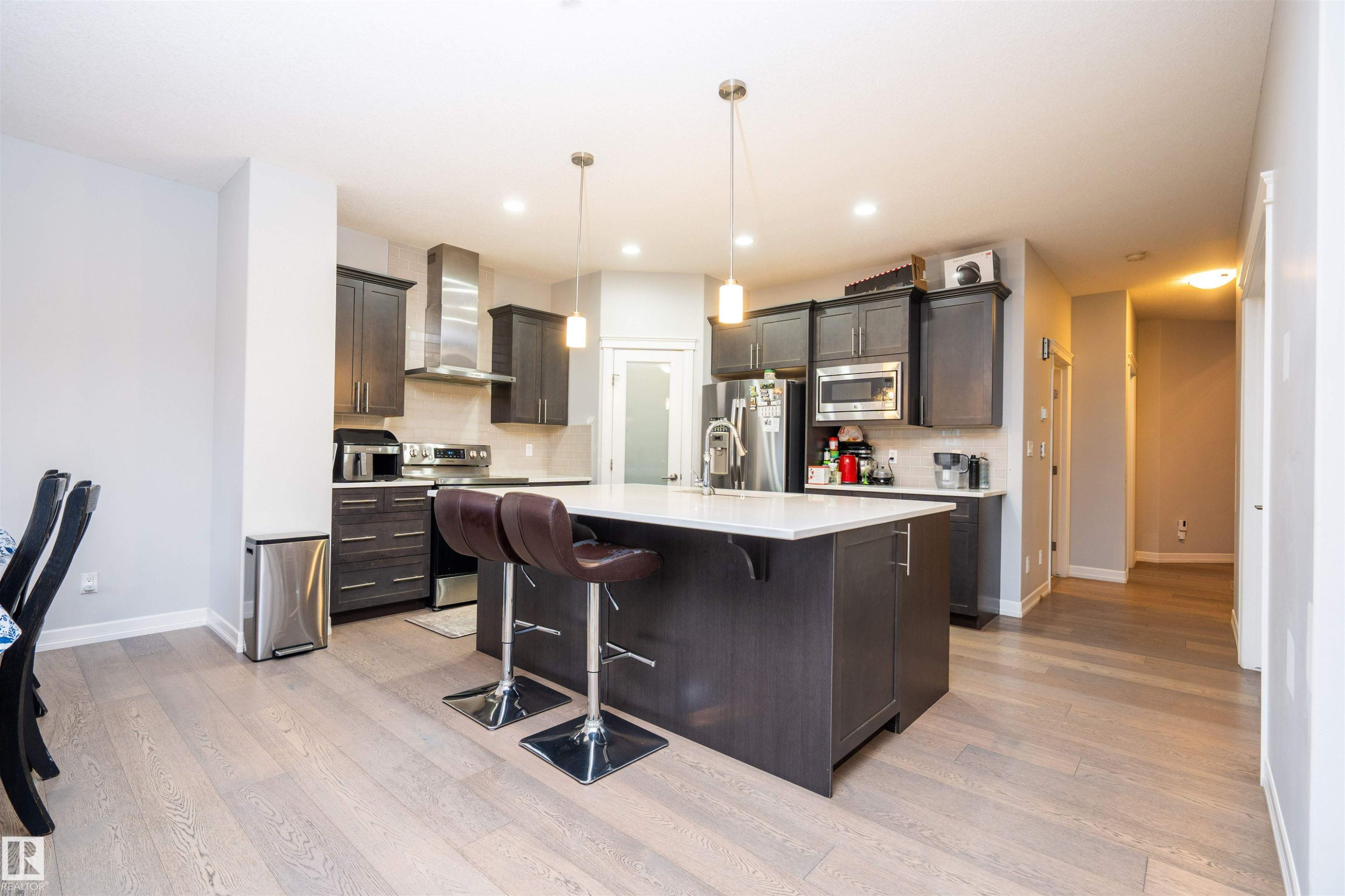 2060 Ware Road, Edmonton, AB - Indoor Photo Showing Kitchen With Upgraded Kitchen