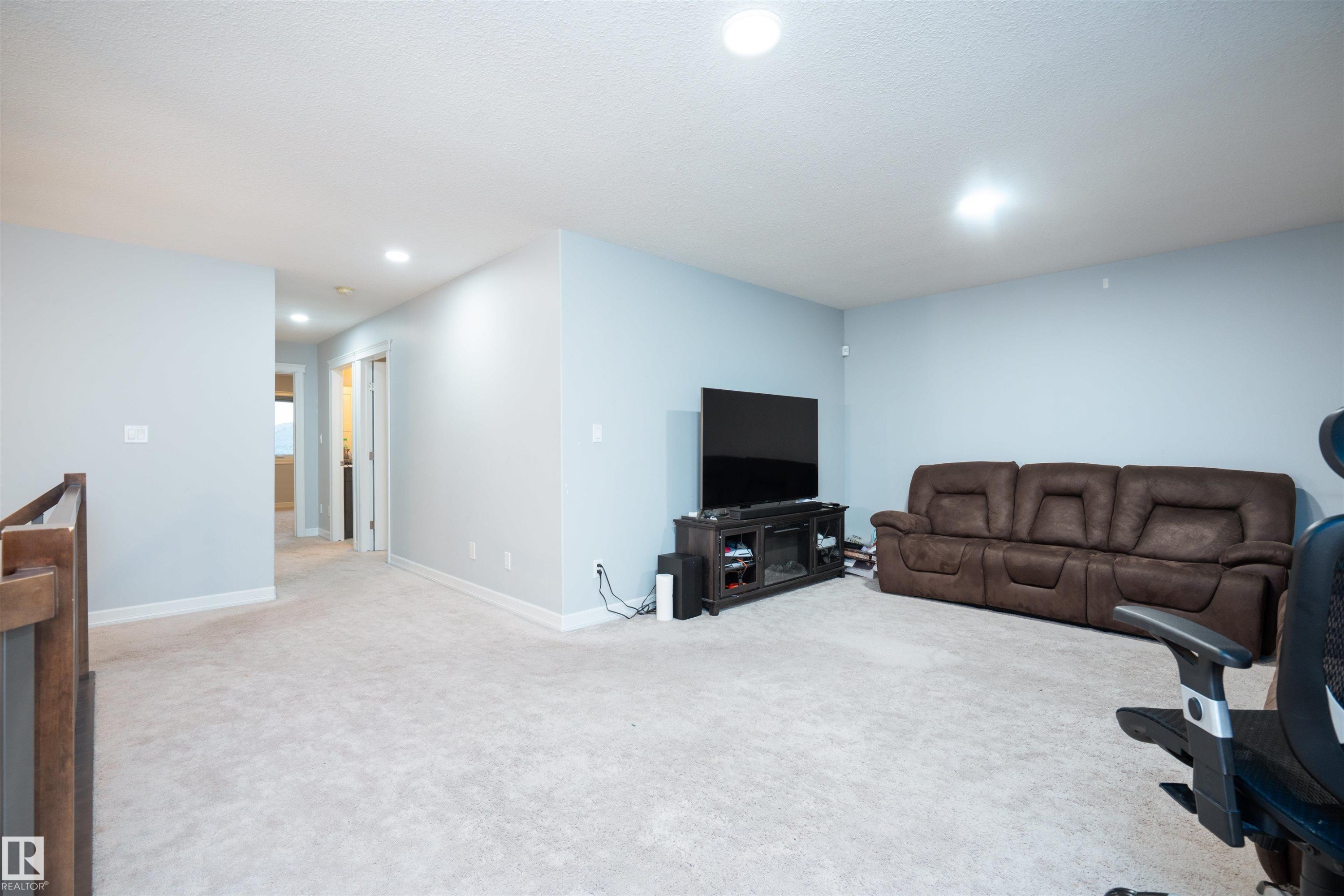 2060 Ware Road, Edmonton, AB - Indoor