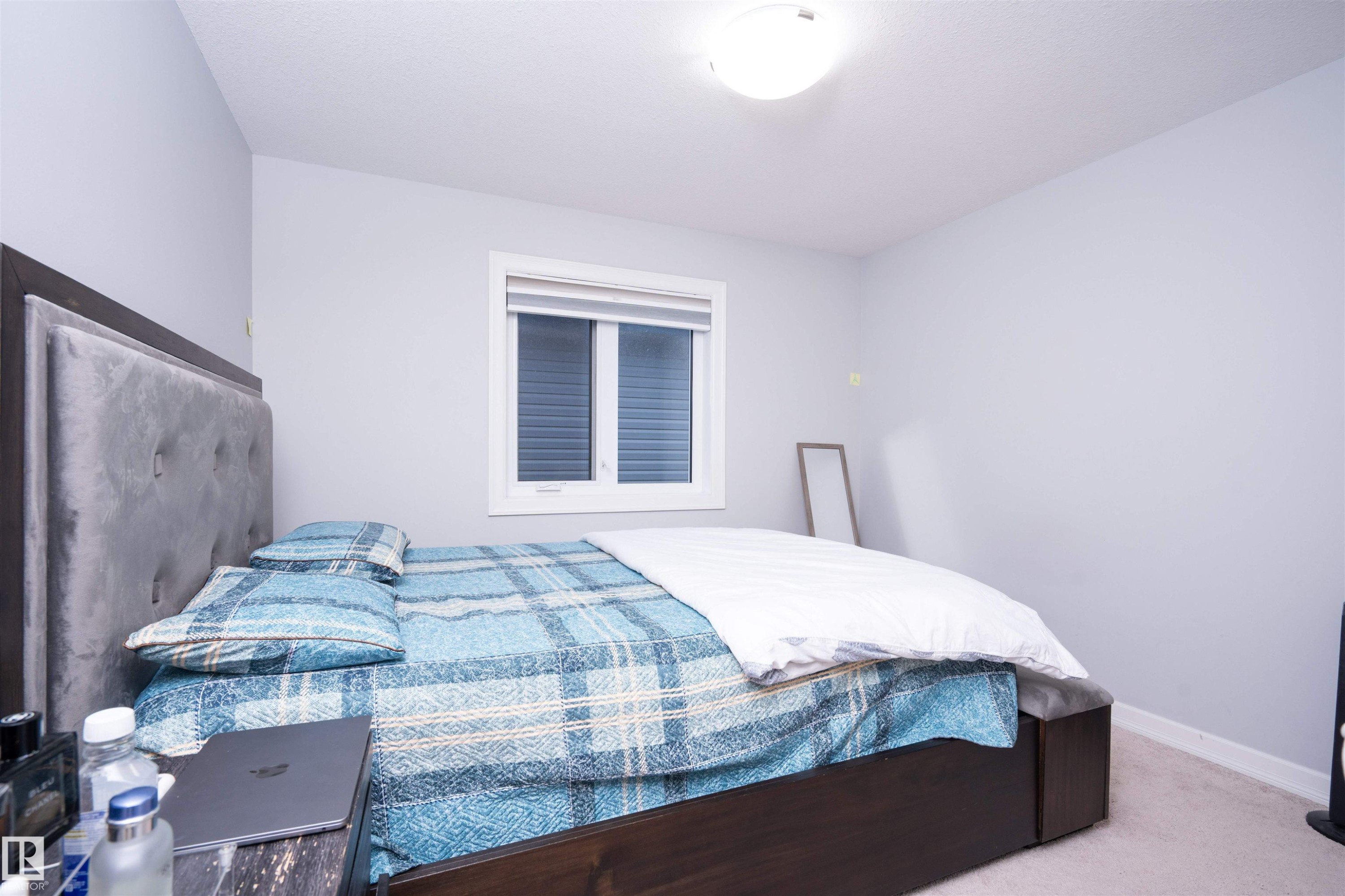 2060 Ware Road, Edmonton, AB - Indoor Photo Showing Bedroom