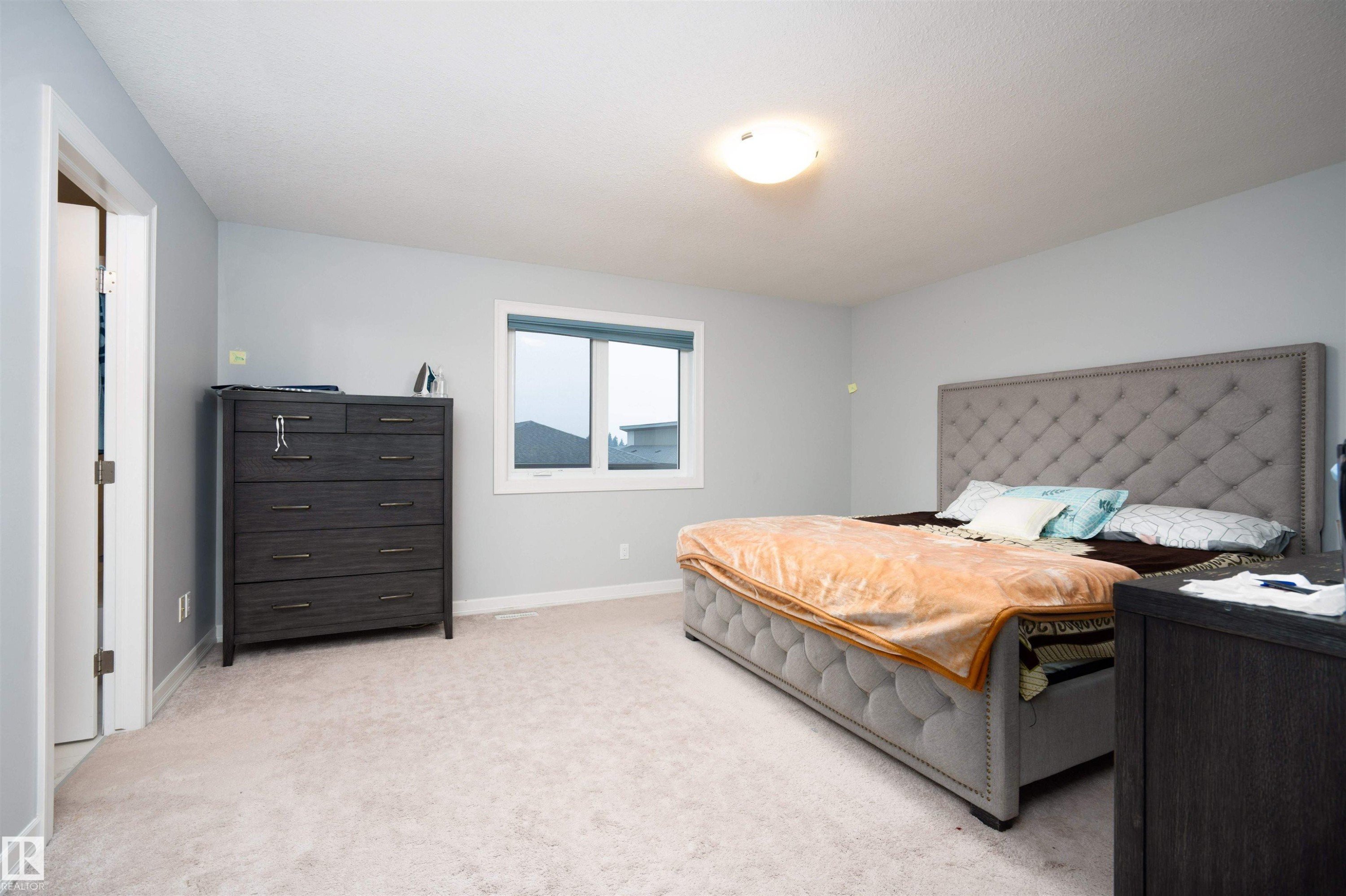 2060 Ware Road, Edmonton, AB - Indoor Photo Showing Bedroom
