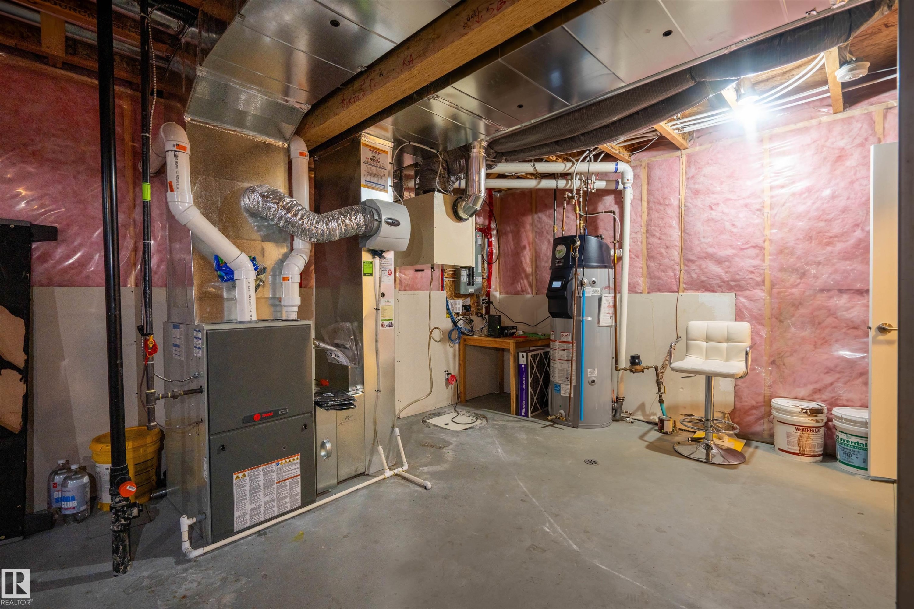 2060 Ware Road, Edmonton, AB - Indoor Photo Showing Basement