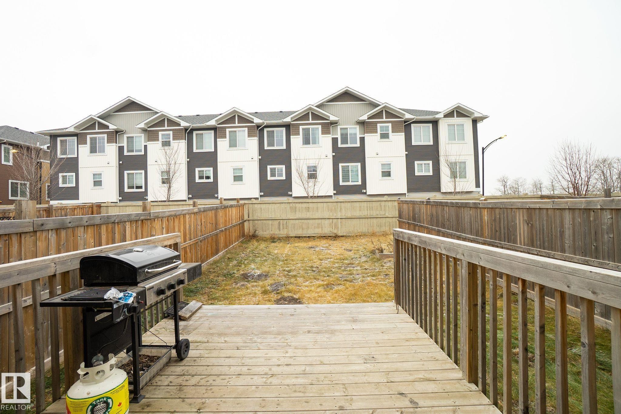 747 Eagleson Crescent, Edmonton, AB - Outdoor